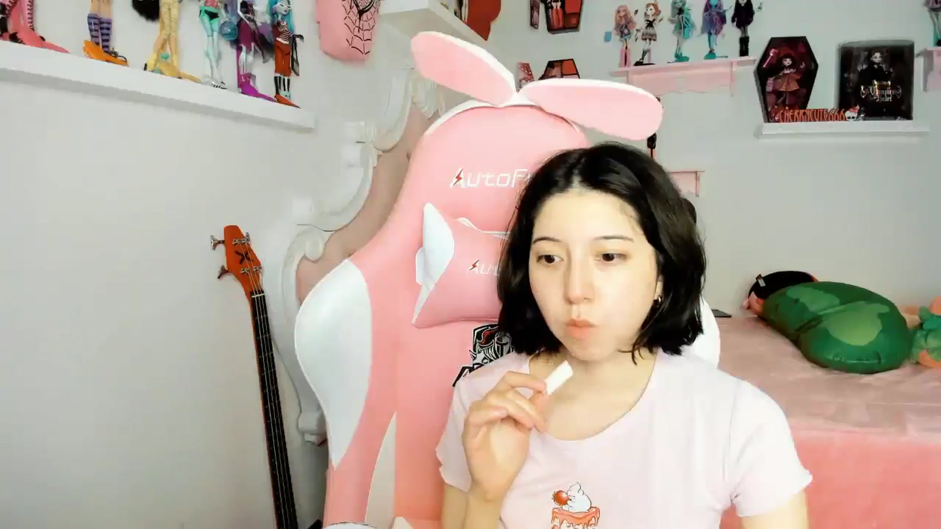 Gallery image thumbnail from Cherrycute666's myfreecams stream on, 12/06/2025, 07:49 image 8 of 20