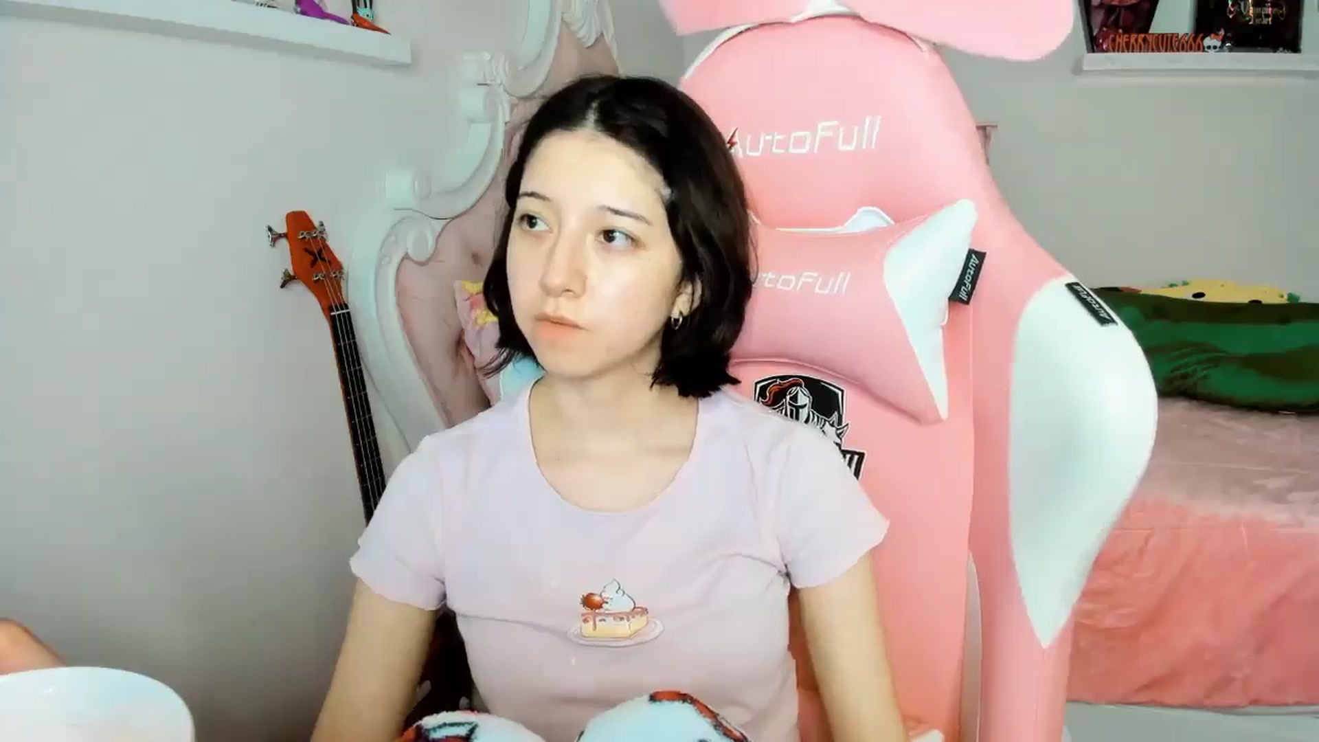 Gallery image thumbnail from Cherrycute666's myfreecams stream on, 12/06/2025, 09:44 image 11 of 20