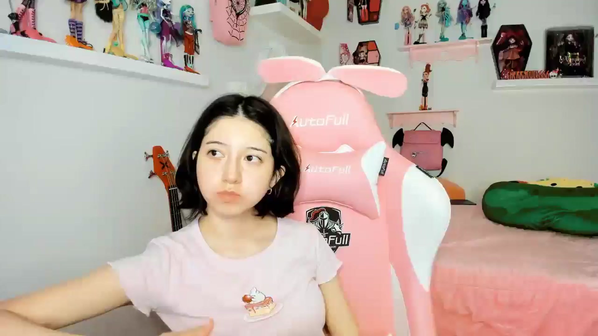 Gallery image thumbnail from Cherrycute666's myfreecams stream on, 12/06/2025, 09:44 image 4 of 20