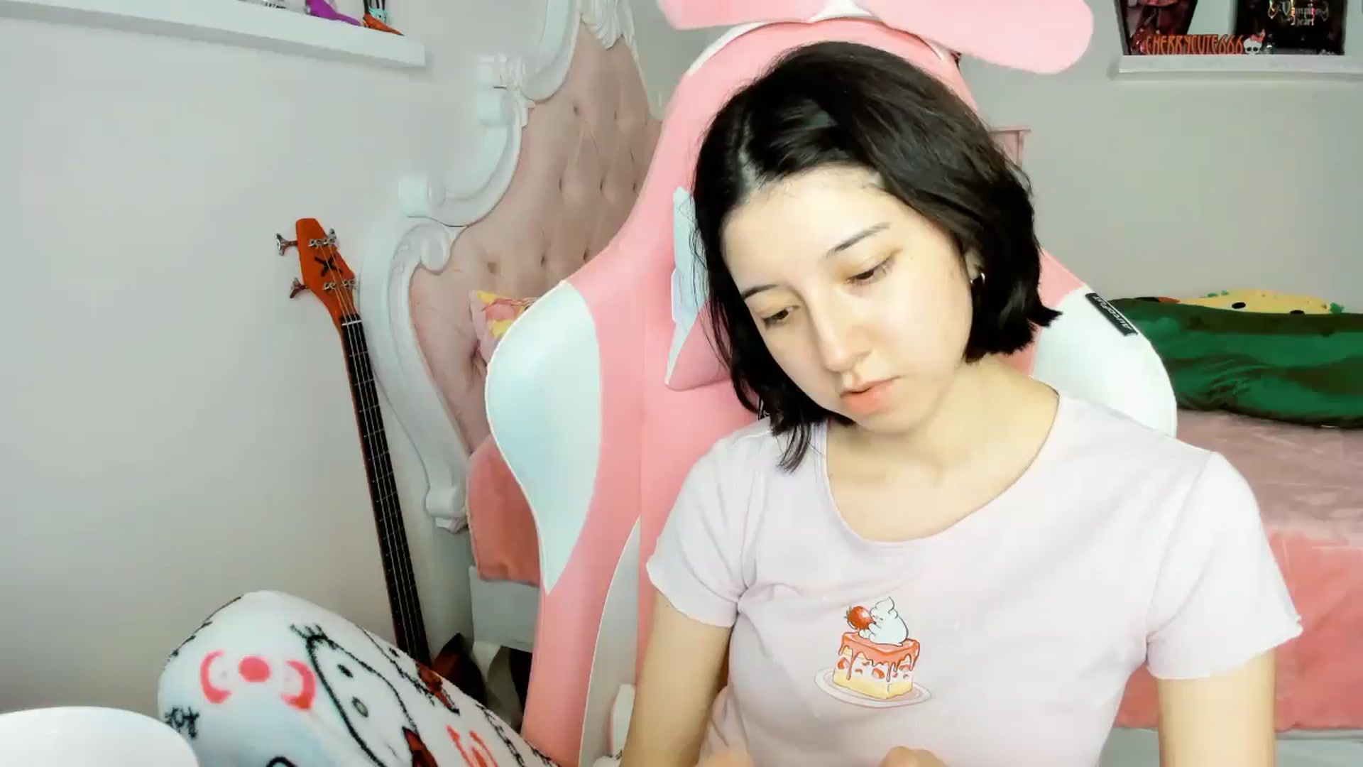 Gallery image thumbnail from Cherrycute666's myfreecams stream on, 12/06/2025, 09:44 image 6 of 20