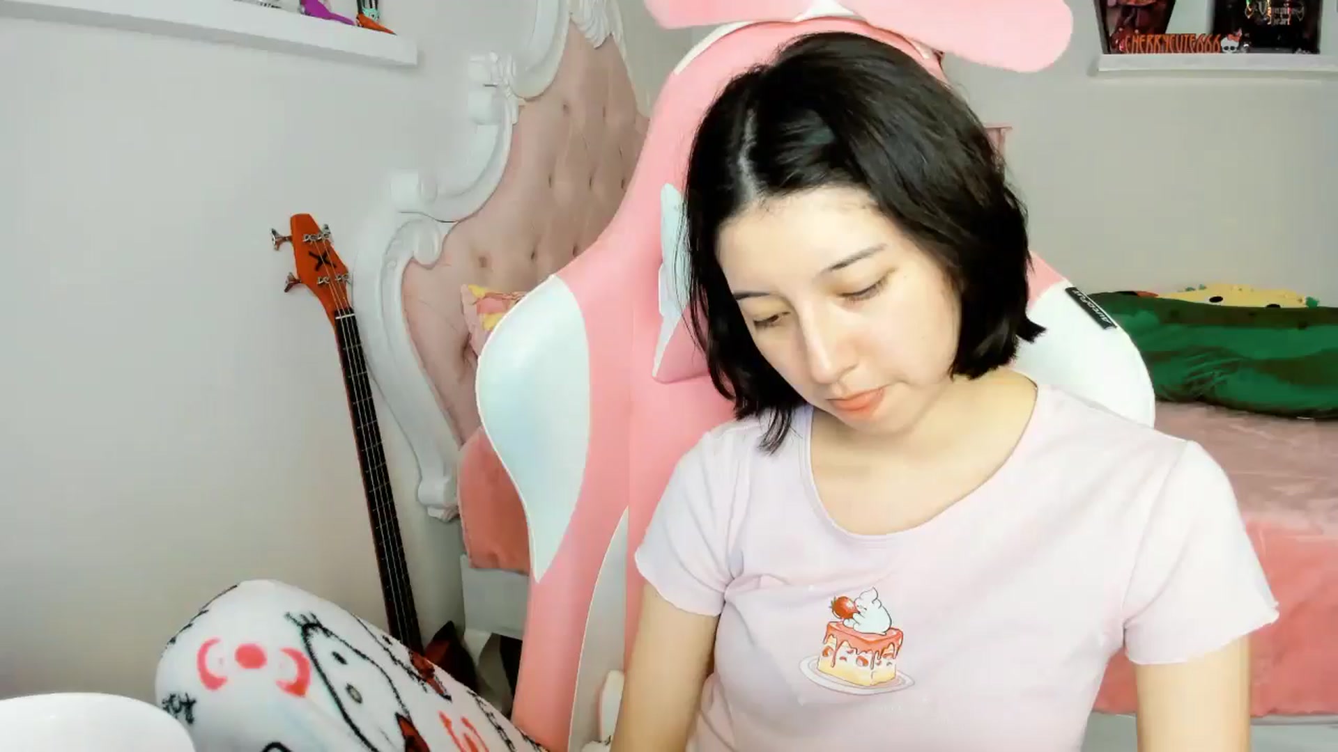 Gallery image thumbnail from Cherrycute666's myfreecams stream on, 12/06/2025, 09:44 image 7 of 20