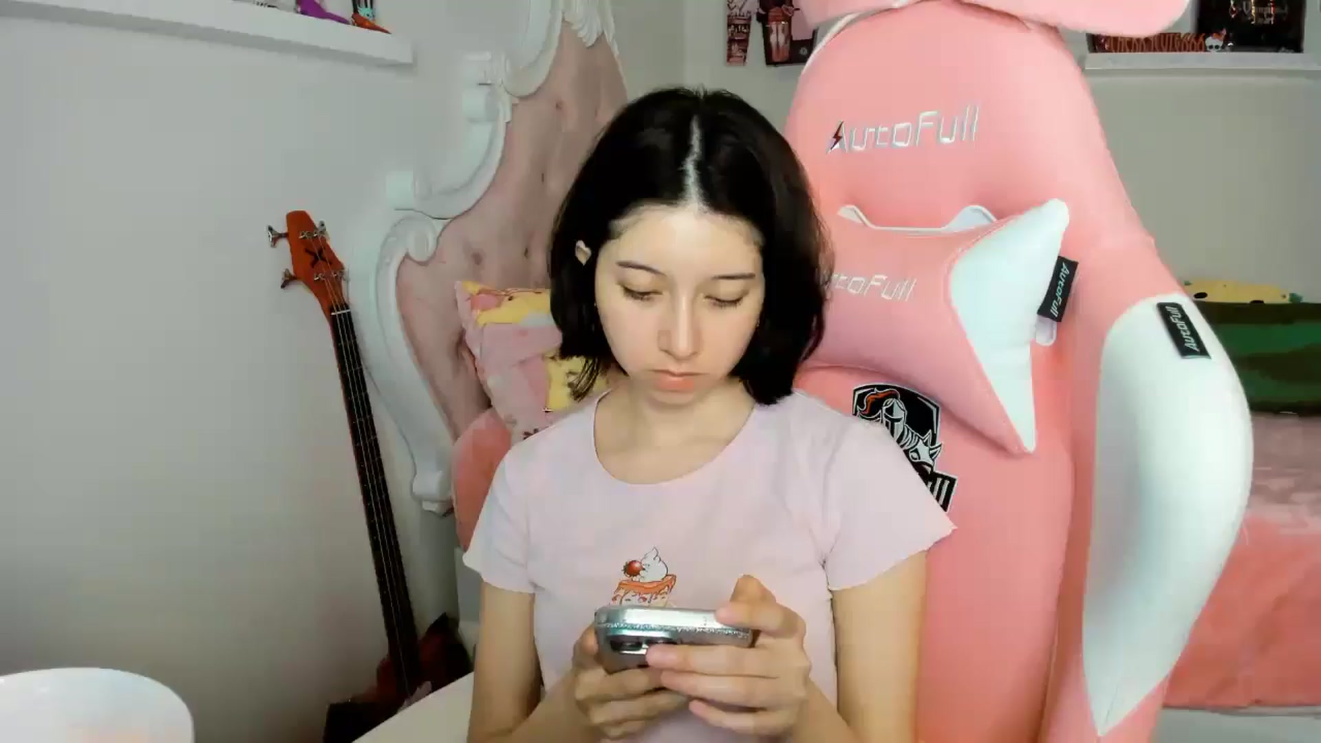 Gallery image thumbnail from Cherrycute666's myfreecams stream on, 12/06/2025, 09:44 image 13 of 20