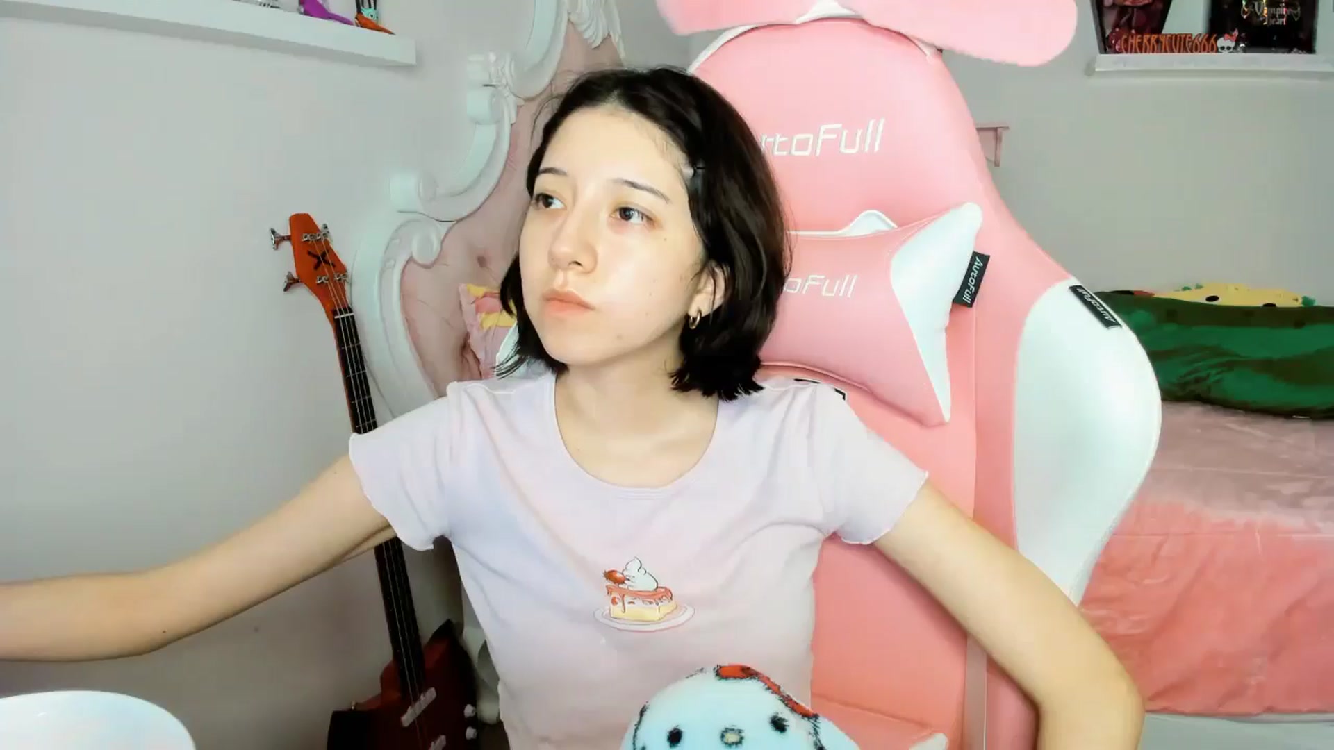 Gallery image thumbnail from Cherrycute666's myfreecams stream on, 12/06/2025, 09:44 image 8 of 20