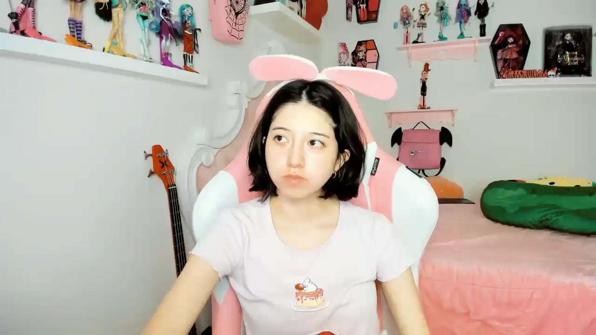 Gallery image thumbnail from Cherrycute666's myfreecams stream on, 12/06/2025, 09:44 image 3 of 20