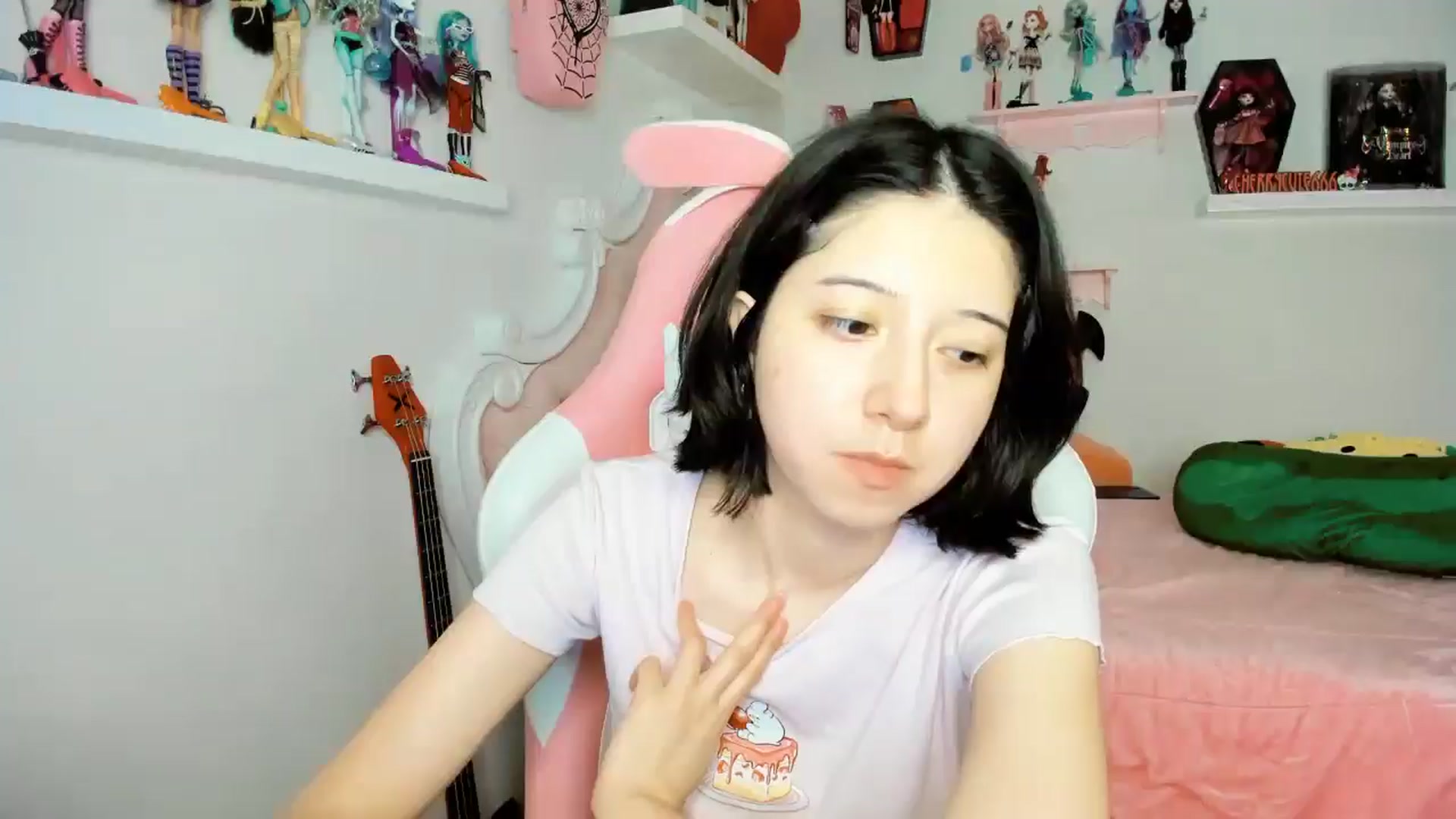 Gallery image thumbnail from Cherrycute666's myfreecams stream on, 12/06/2025, 09:44 image 2 of 20