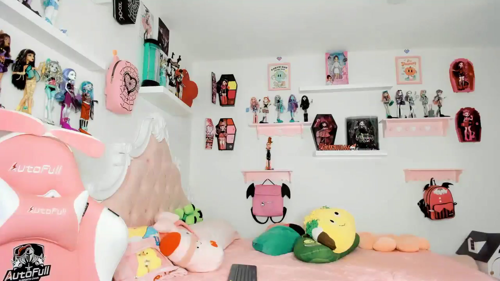 Gallery image thumbnail from Cherrycute666's myfreecams stream on, 12/07/2025, 04:33 image 11 of 20