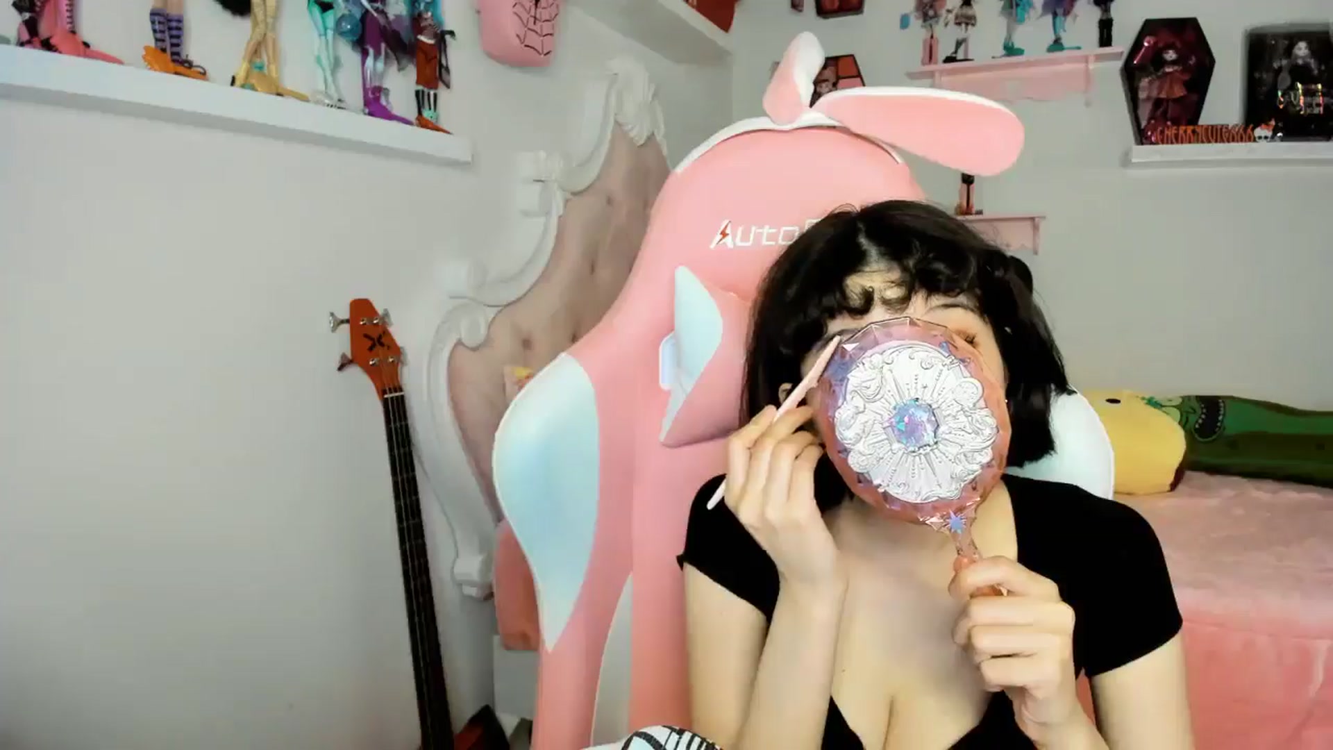 Gallery image thumbnail from Cherrycute666's myfreecams stream on, 12/07/2025, 08:30 image 12 of 20