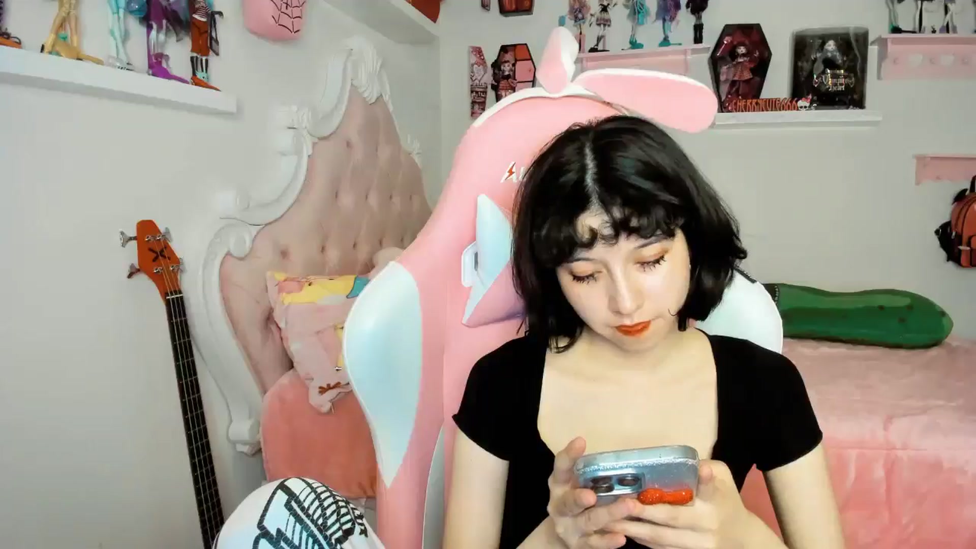 Gallery image thumbnail from Cherrycute666's myfreecams stream on, 12/07/2025, 08:30 image 7 of 20