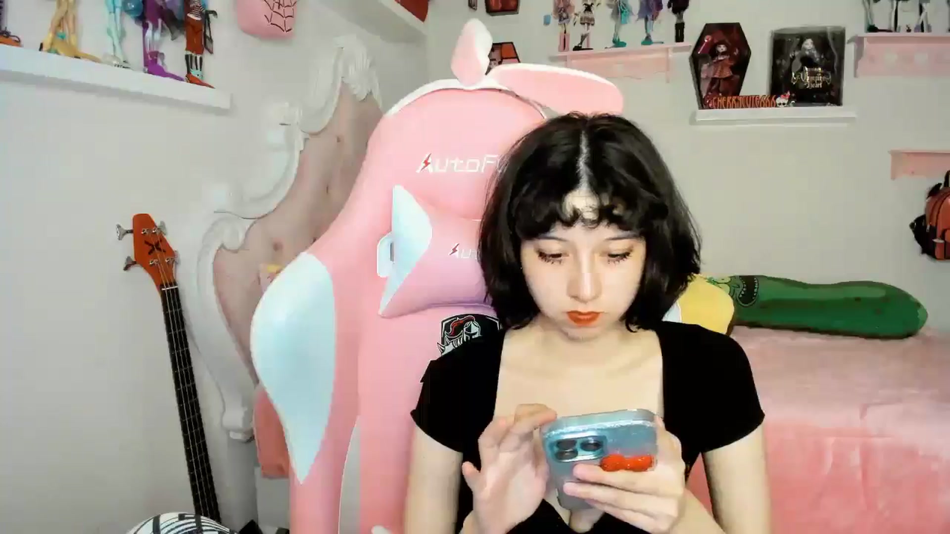 Gallery image thumbnail from Cherrycute666's myfreecams stream on, 12/07/2025, 08:30 image 5 of 20