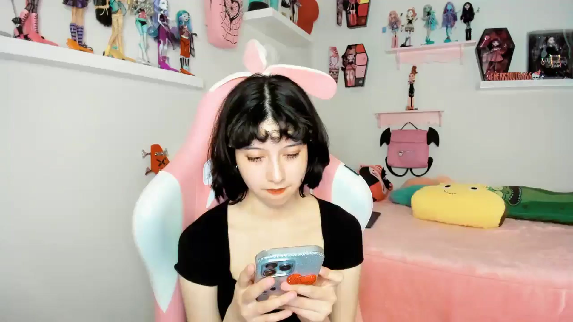 Gallery image thumbnail from Cherrycute666's myfreecams stream on, 12/07/2025, 08:30 image 18 of 20
