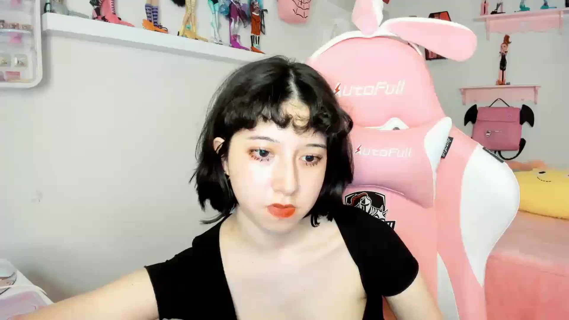 Gallery image thumbnail from Cherrycute666's myfreecams stream on, 12/07/2025, 08:30 image 13 of 20