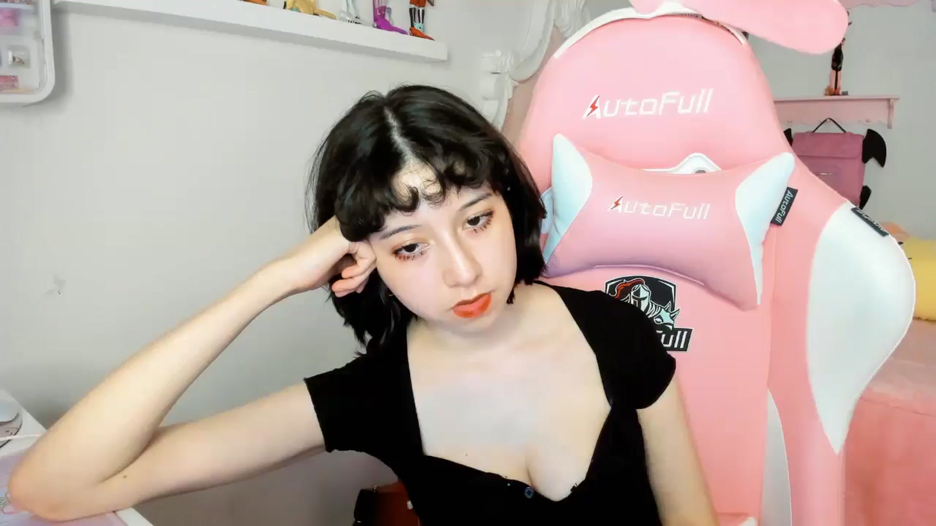 Gallery image thumbnail from Cherrycute666's myfreecams stream on, 12/07/2025, 08:30 image 15 of 20