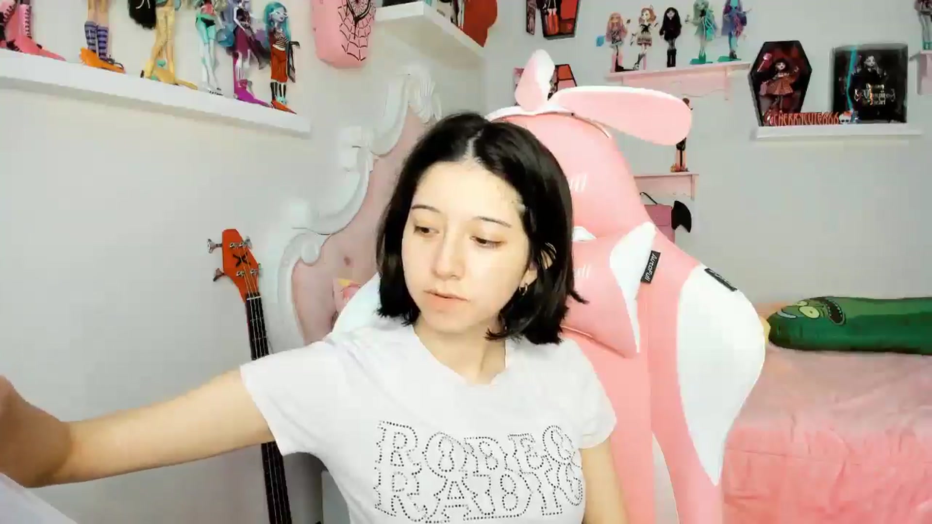 Gallery image thumbnail from Cherrycute666's myfreecams stream on, 12/07/2025, 23:40 image 6 of 20
