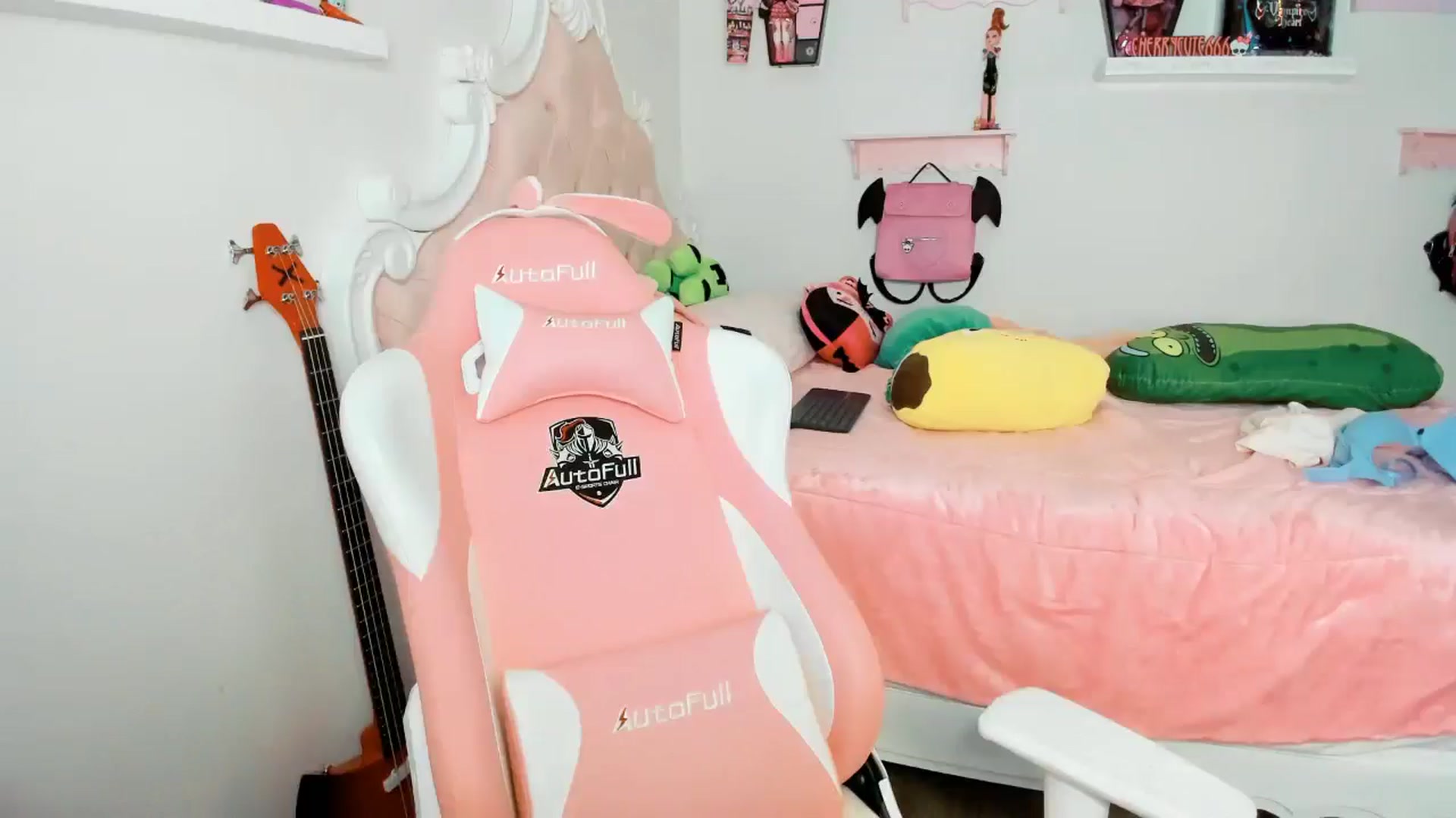 Gallery image thumbnail from Cherrycute666's myfreecams stream on, 12/07/2025, 23:40 image 18 of 20