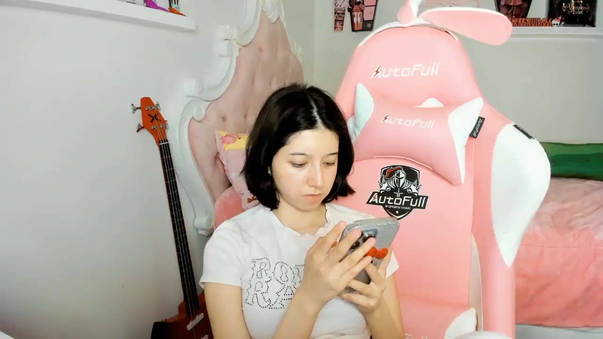 Gallery image thumbnail from Cherrycute666's myfreecams stream on, 12/08/2025, 24:36 image 11 of 20