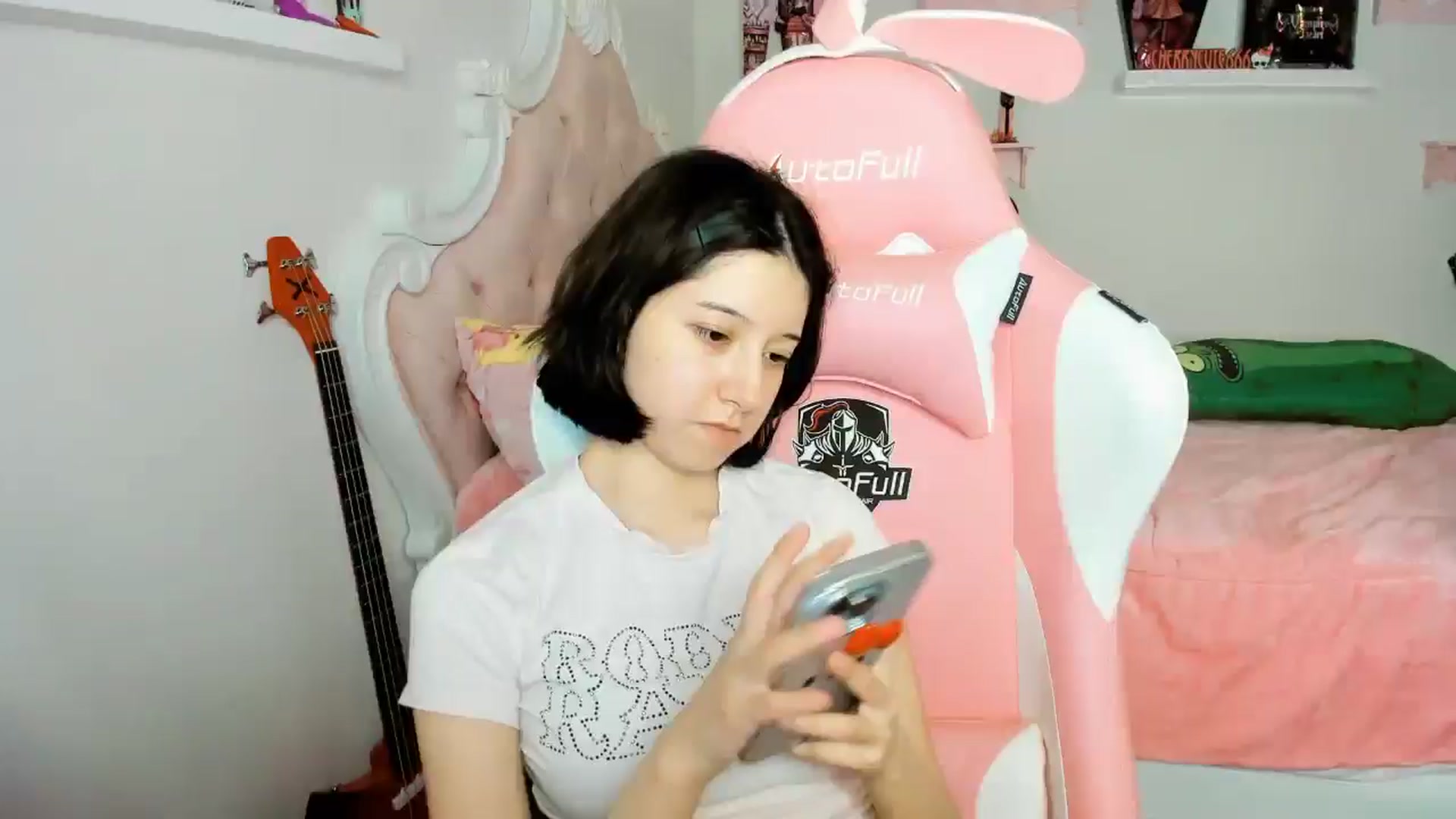 Gallery image thumbnail from Cherrycute666's myfreecams stream on, 12/08/2025, 24:36 image 1 of 20