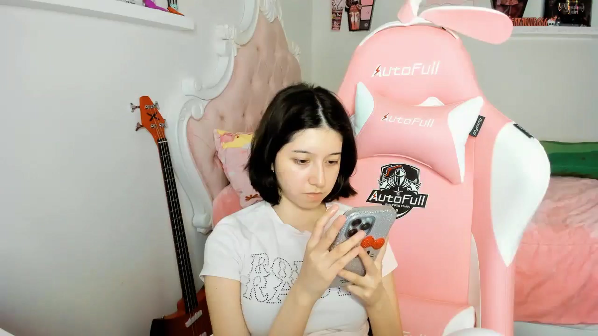 Gallery image thumbnail from Cherrycute666's myfreecams stream on, 12/08/2025, 24:36 image 9 of 20