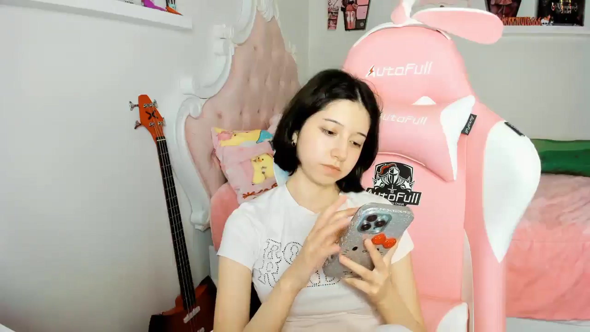 Gallery image thumbnail from Cherrycute666's myfreecams stream on, 12/08/2025, 24:36 image 3 of 20