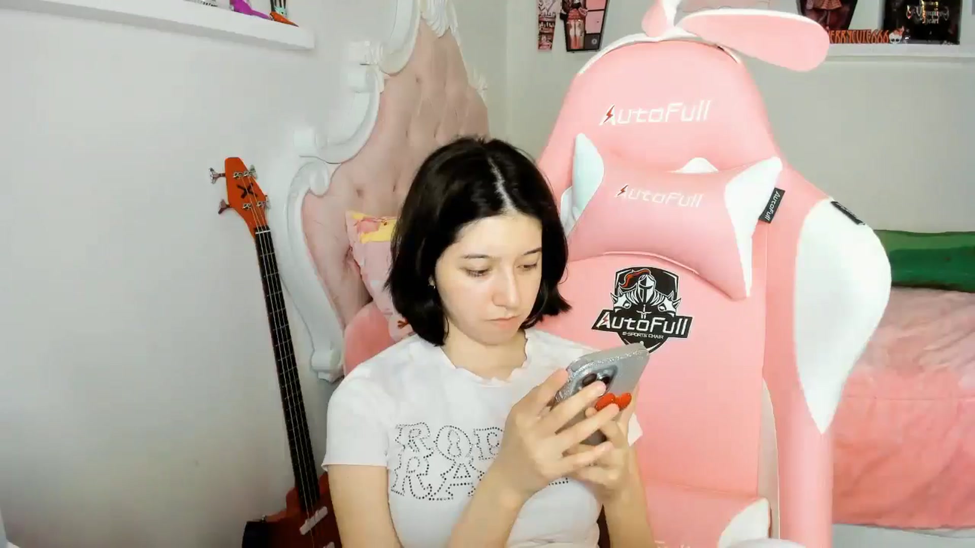 Gallery image thumbnail from Cherrycute666's myfreecams stream on, 12/08/2025, 24:36 image 16 of 20