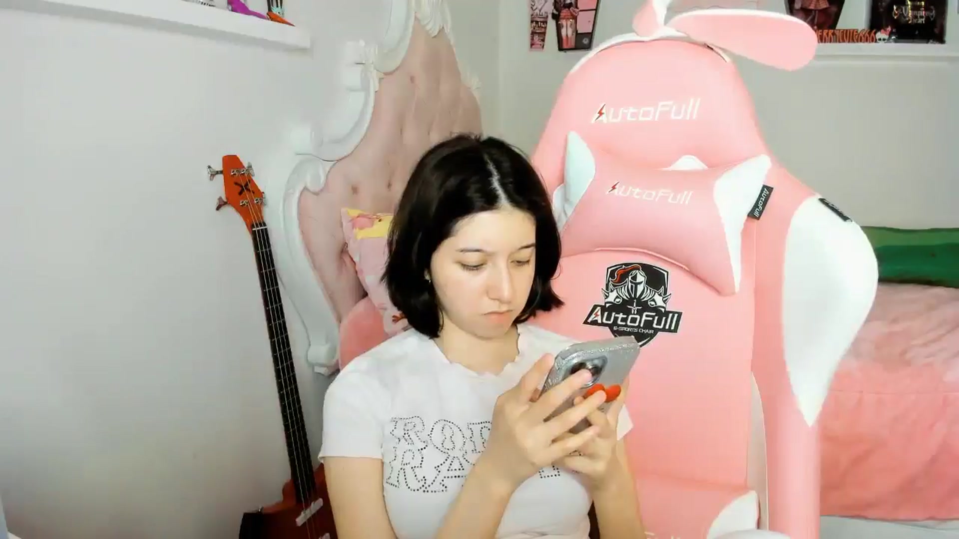 Gallery image thumbnail from Cherrycute666's myfreecams stream on, 12/08/2025, 24:36 image 15 of 20
