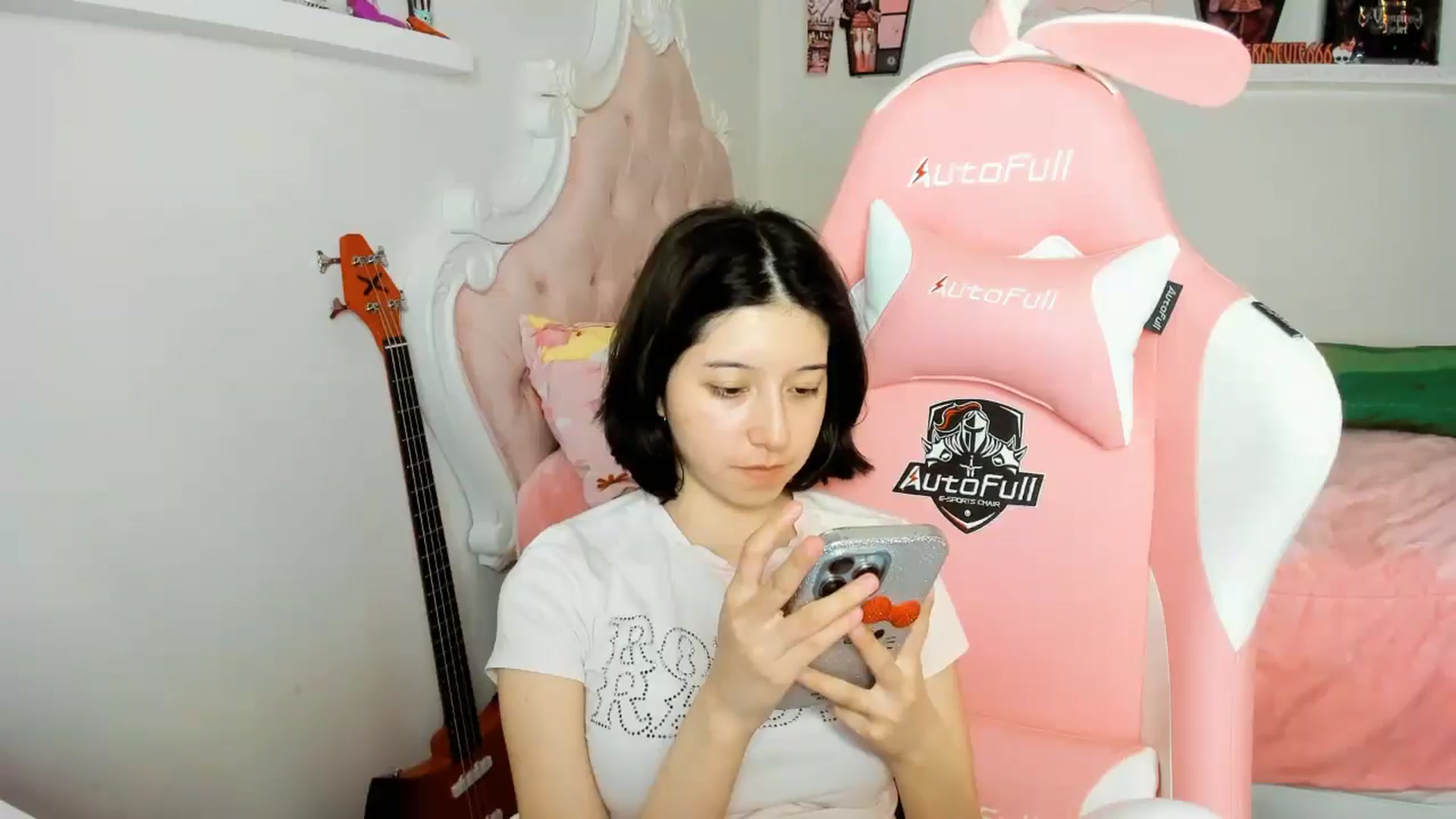 Gallery image thumbnail from Cherrycute666's myfreecams stream on, 12/08/2025, 24:36 image 8 of 20