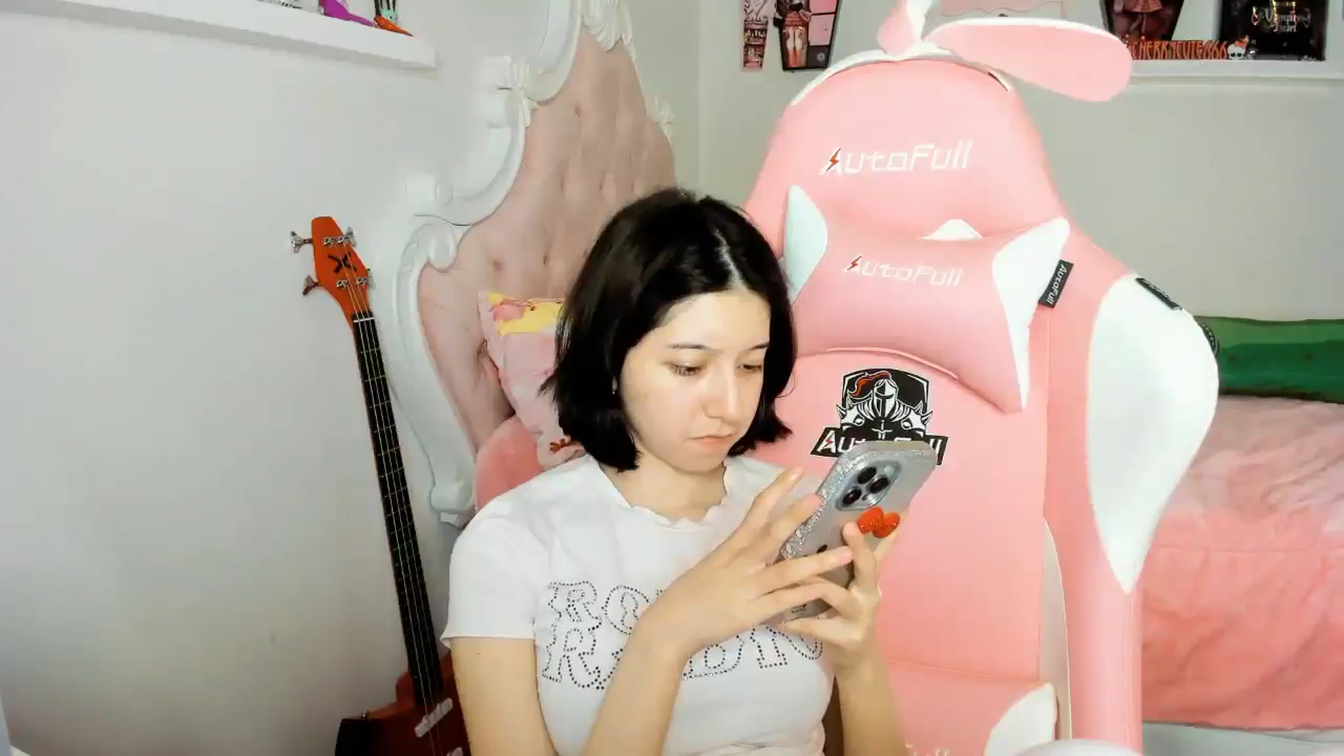 Gallery image thumbnail from Cherrycute666's myfreecams stream on, 12/08/2025, 24:36 image 14 of 20
