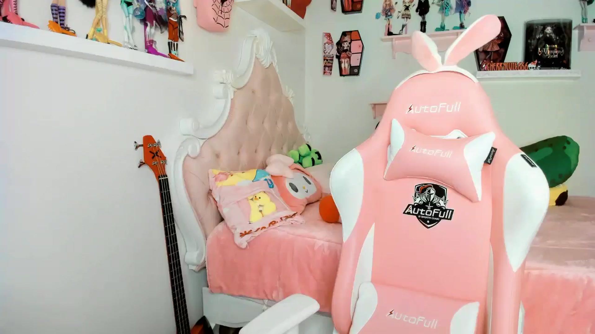Gallery image thumbnail from Cherrycute666's myfreecams stream on, 12/08/2025, 07:13 image 18 of 20