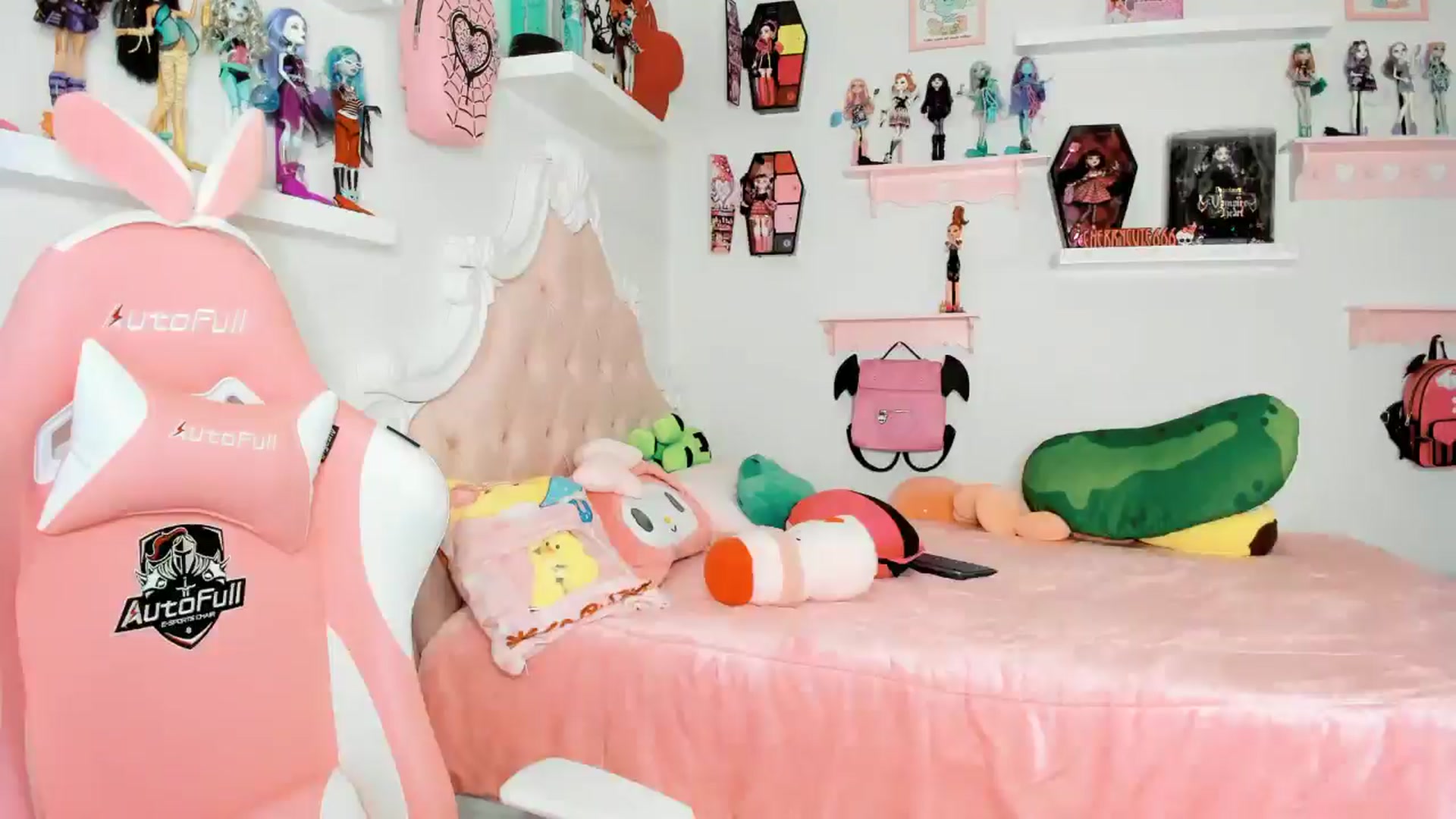 Gallery image thumbnail from Cherrycute666's myfreecams stream on, 12/08/2025, 07:13 image 15 of 20