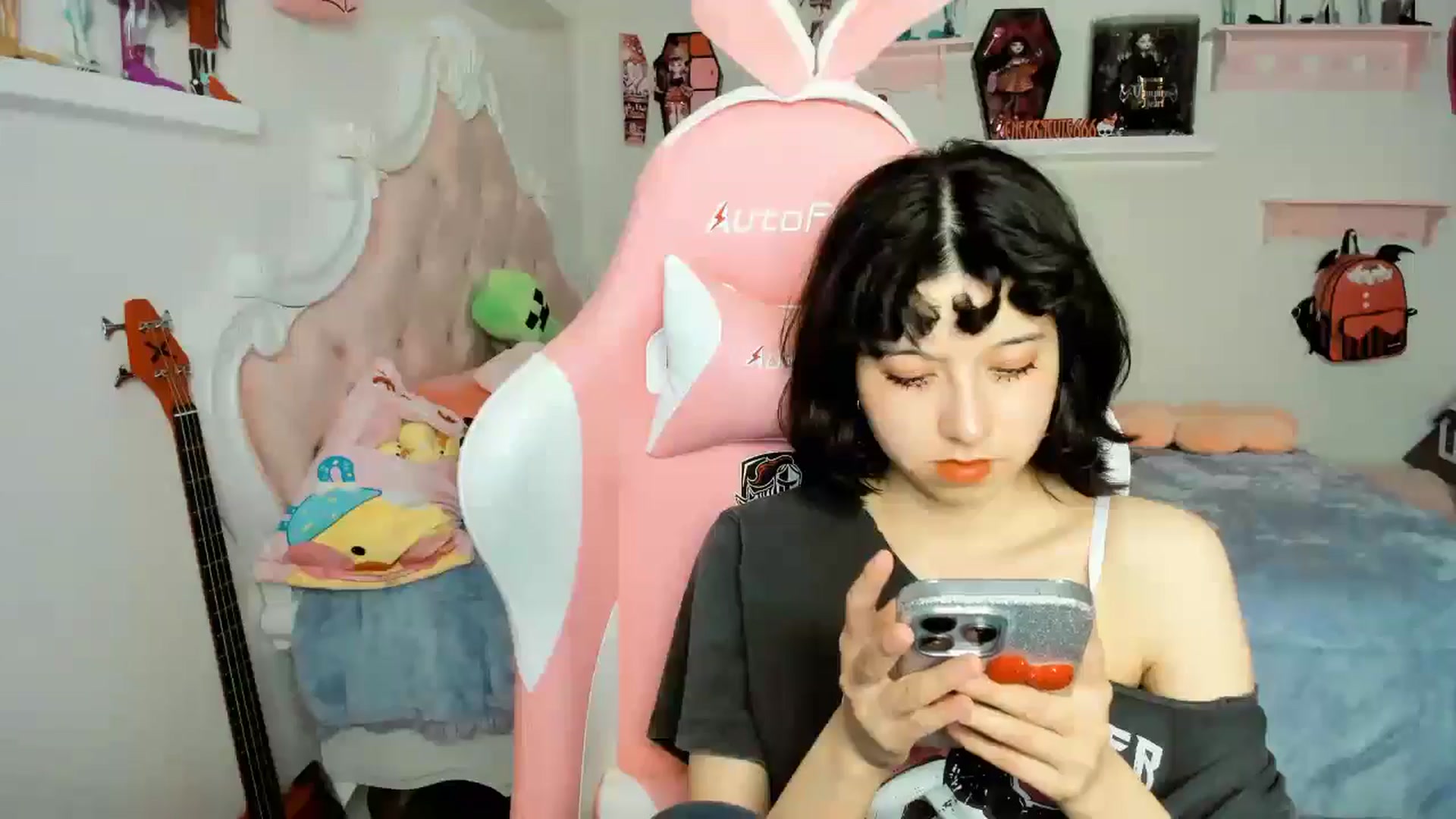 Gallery image thumbnail from Cherrycute666's myfreecams stream on, 12/13/2025, 07:31 image 13 of 20