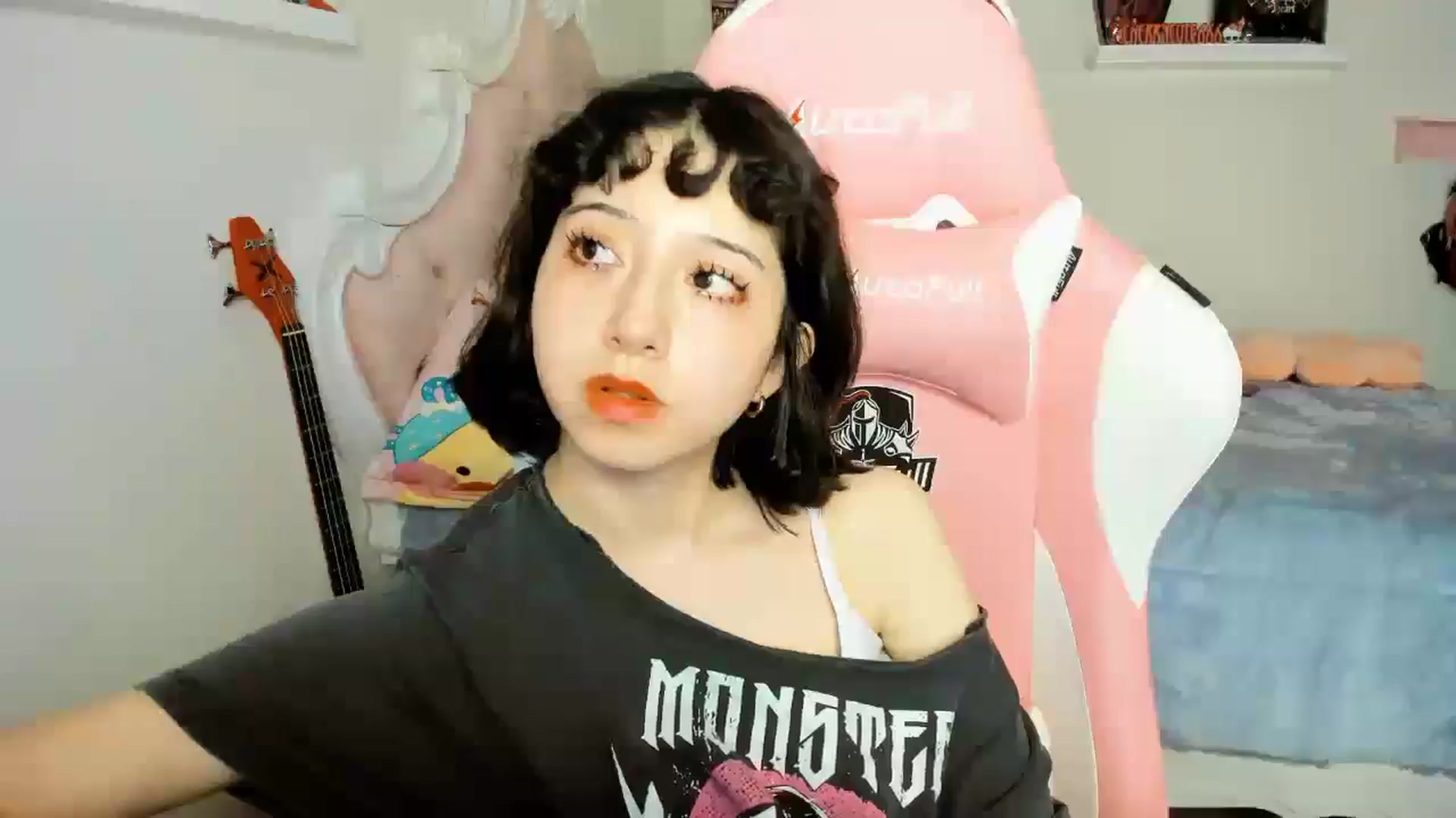 Gallery image thumbnail from Cherrycute666's myfreecams stream on, 12/13/2025, 07:31 image 19 of 20