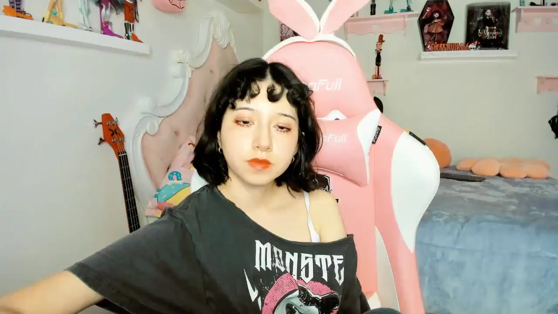 Gallery image thumbnail from Cherrycute666's myfreecams stream on, 12/13/2025, 07:31 image 9 of 20