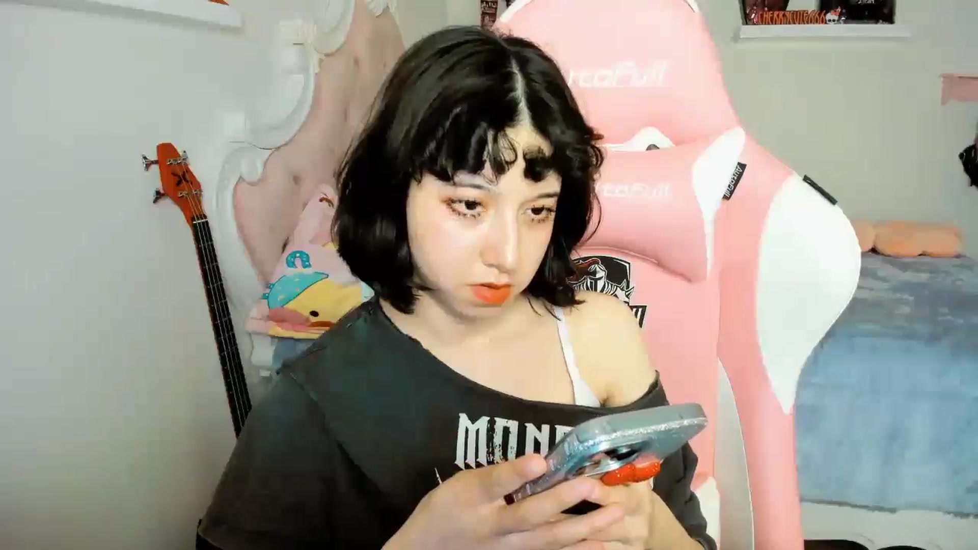 Gallery image thumbnail from Cherrycute666's myfreecams stream on, 12/13/2025, 07:31 image 17 of 20