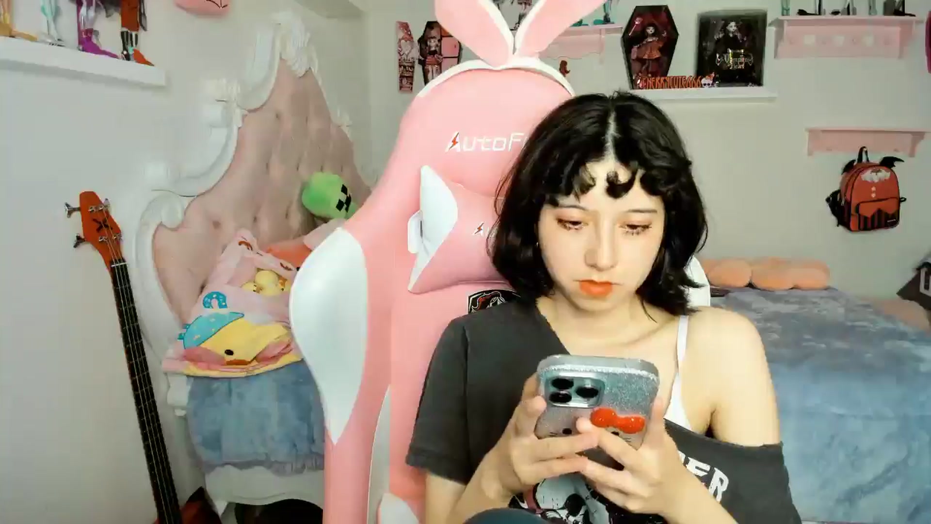 Gallery image thumbnail from Cherrycute666's myfreecams stream on, 12/13/2025, 07:31 image 10 of 20