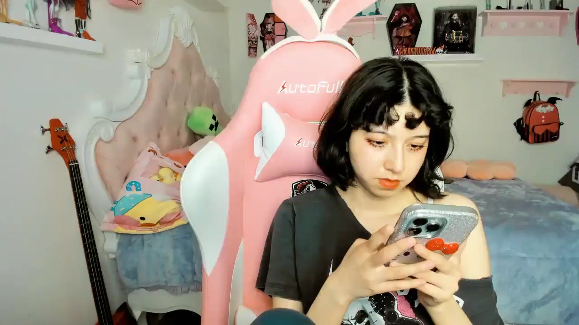 Gallery image thumbnail from Cherrycute666's myfreecams stream on, 12/13/2025, 07:31 image 11 of 20