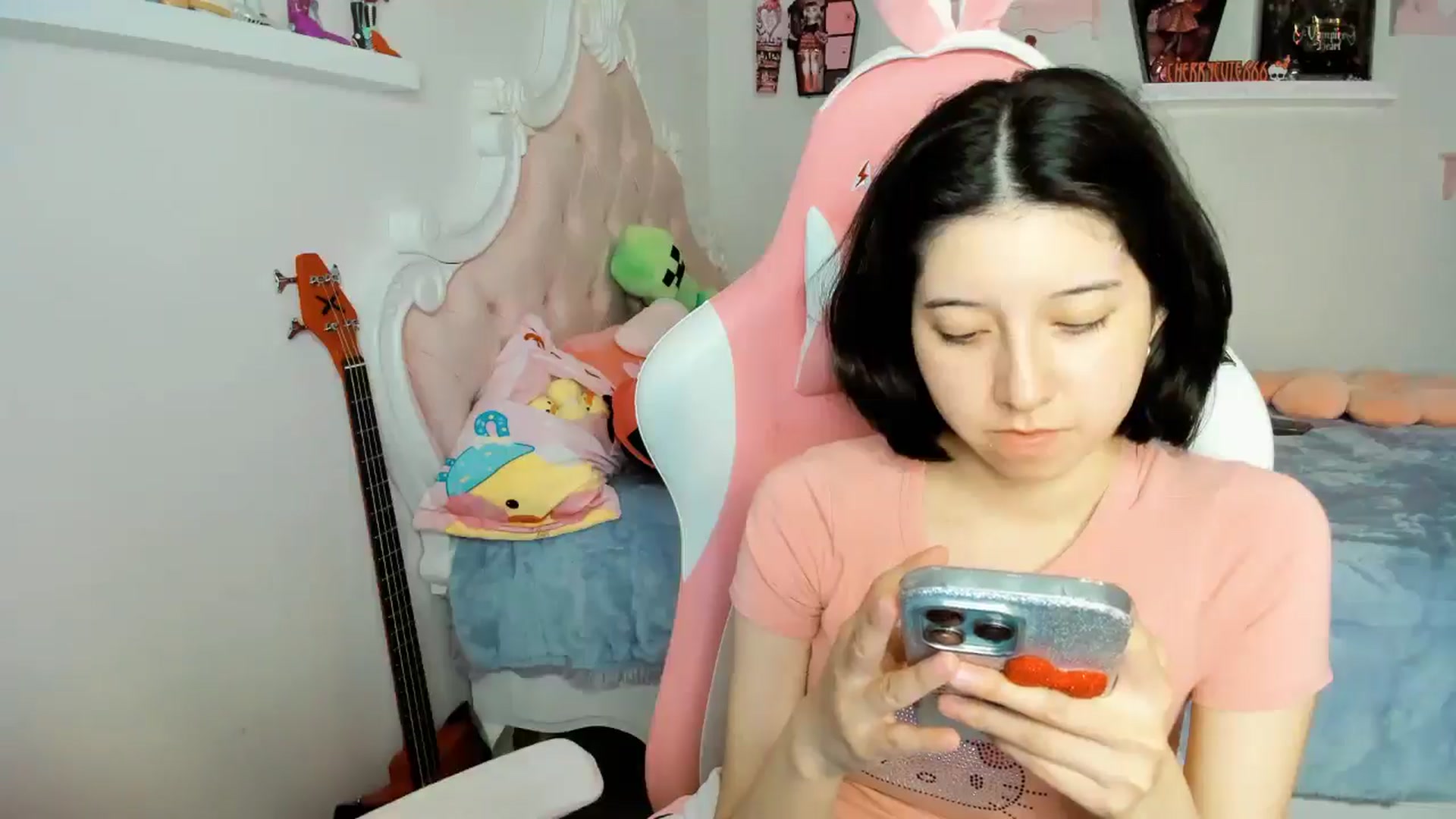 Gallery image thumbnail from Cherrycute666's myfreecams stream on, 12/14/2025, 03:38 image 17 of 20