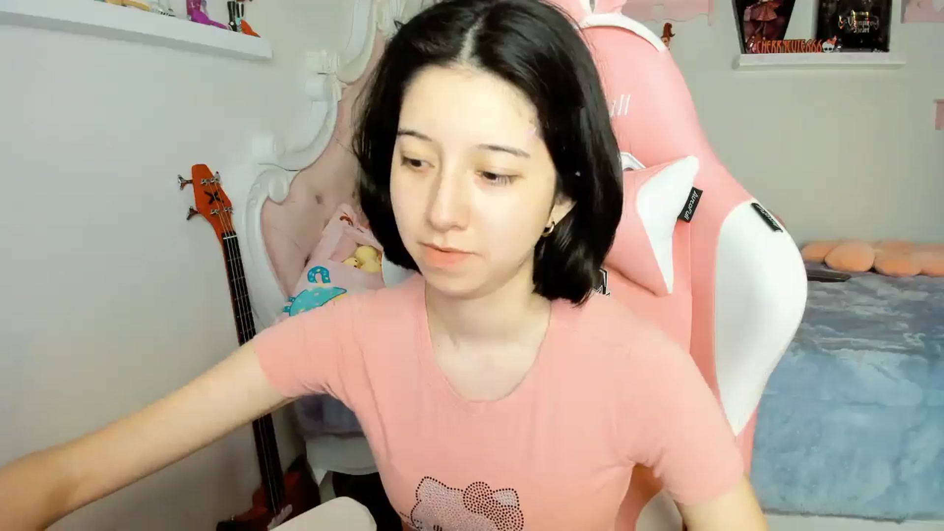 Gallery image thumbnail from Cherrycute666's myfreecams stream on, 12/14/2025, 03:38 image 19 of 20