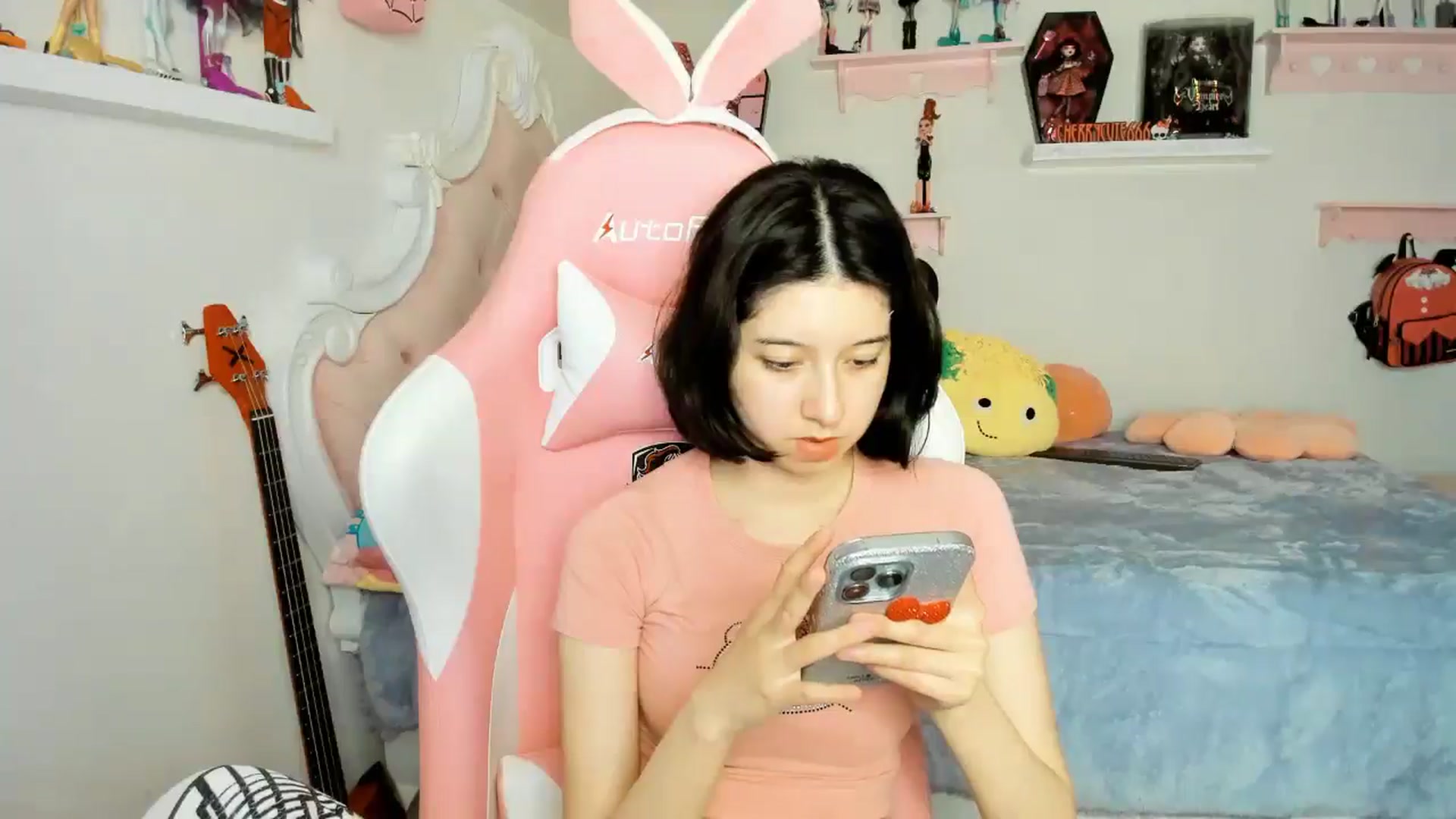 Gallery image thumbnail from Cherrycute666's myfreecams stream on, 12/14/2025, 05:04 image 16 of 20