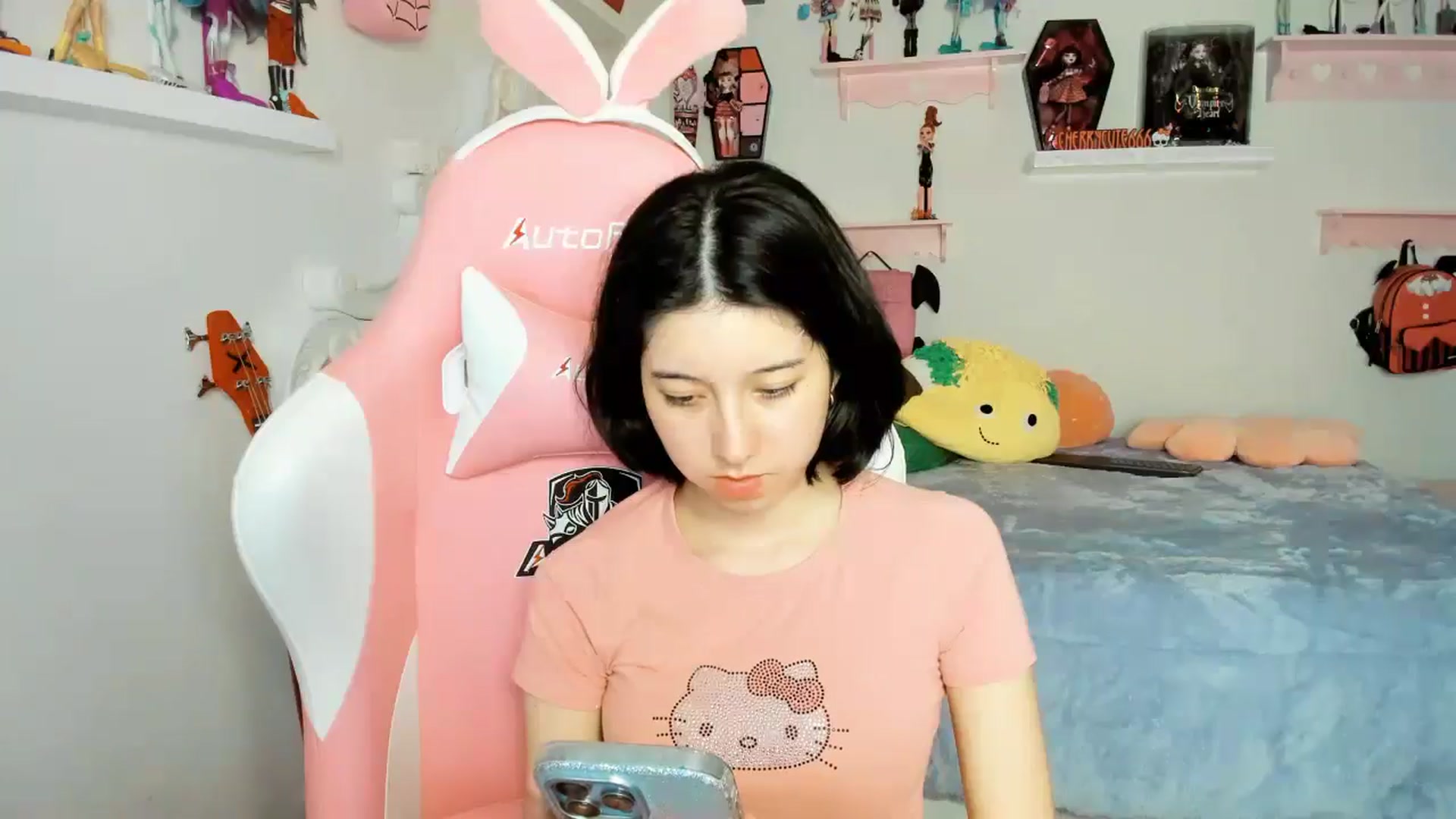 Gallery image thumbnail from Cherrycute666's myfreecams stream on, 12/14/2025, 05:04 image 3 of 20