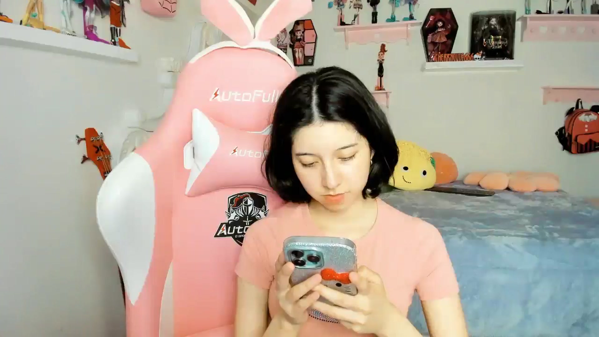 Gallery image thumbnail from Cherrycute666's myfreecams stream on, 12/14/2025, 05:04 image 6 of 20