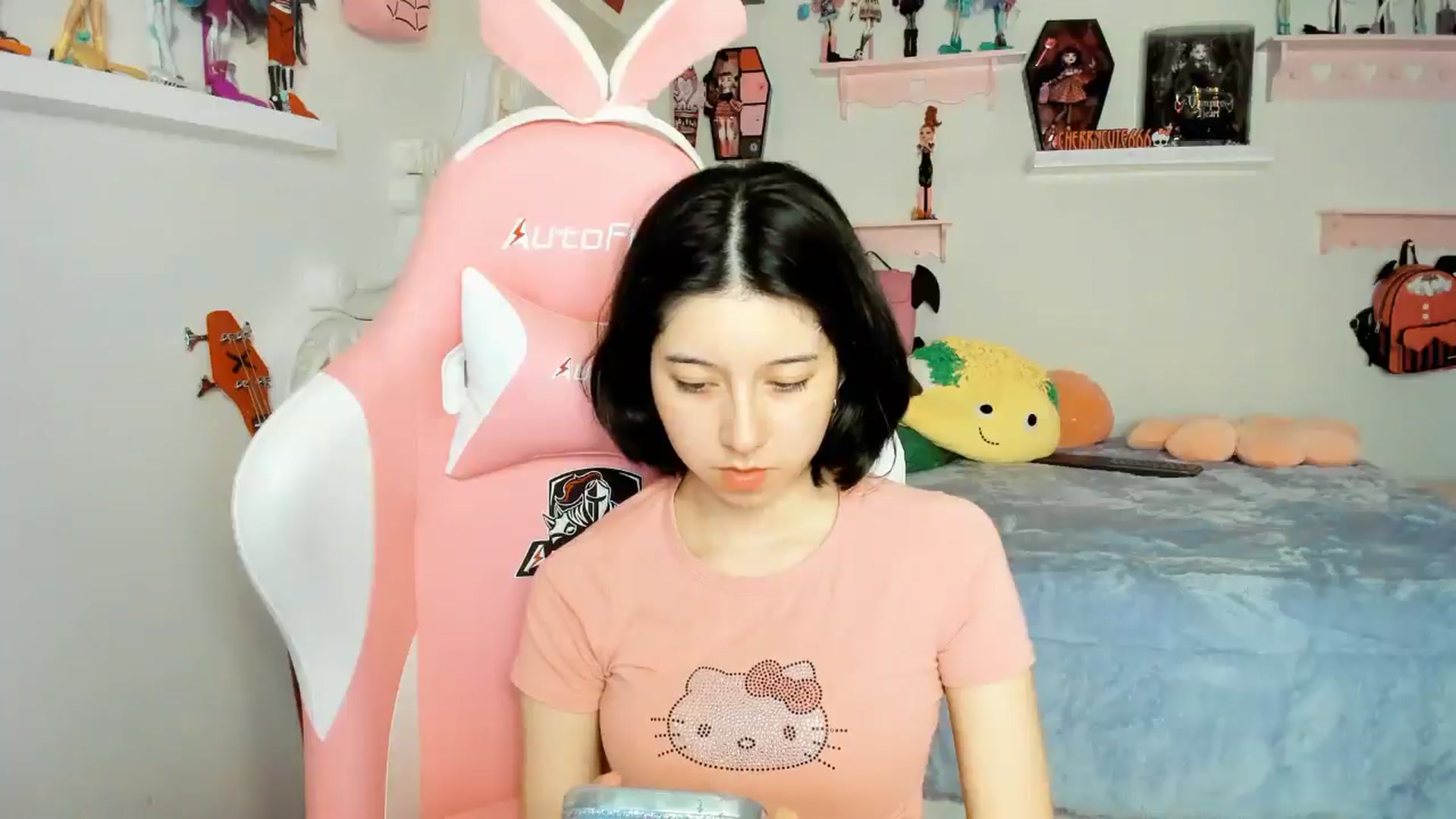 Gallery image thumbnail from Cherrycute666's myfreecams stream on, 12/14/2025, 05:04 image 4 of 20