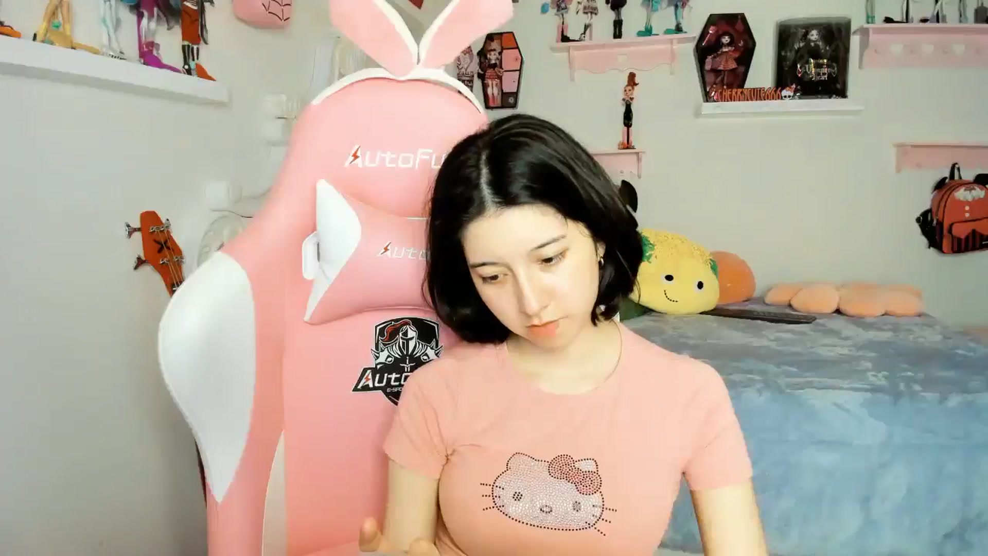 Gallery image thumbnail from Cherrycute666's myfreecams stream on, 12/14/2025, 05:04 image 5 of 20