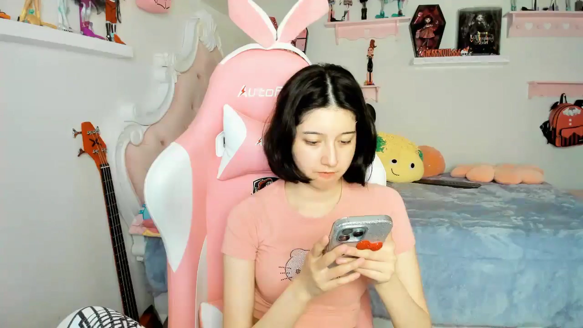 Gallery image thumbnail from Cherrycute666's myfreecams stream on, 12/14/2025, 05:04 image 17 of 20