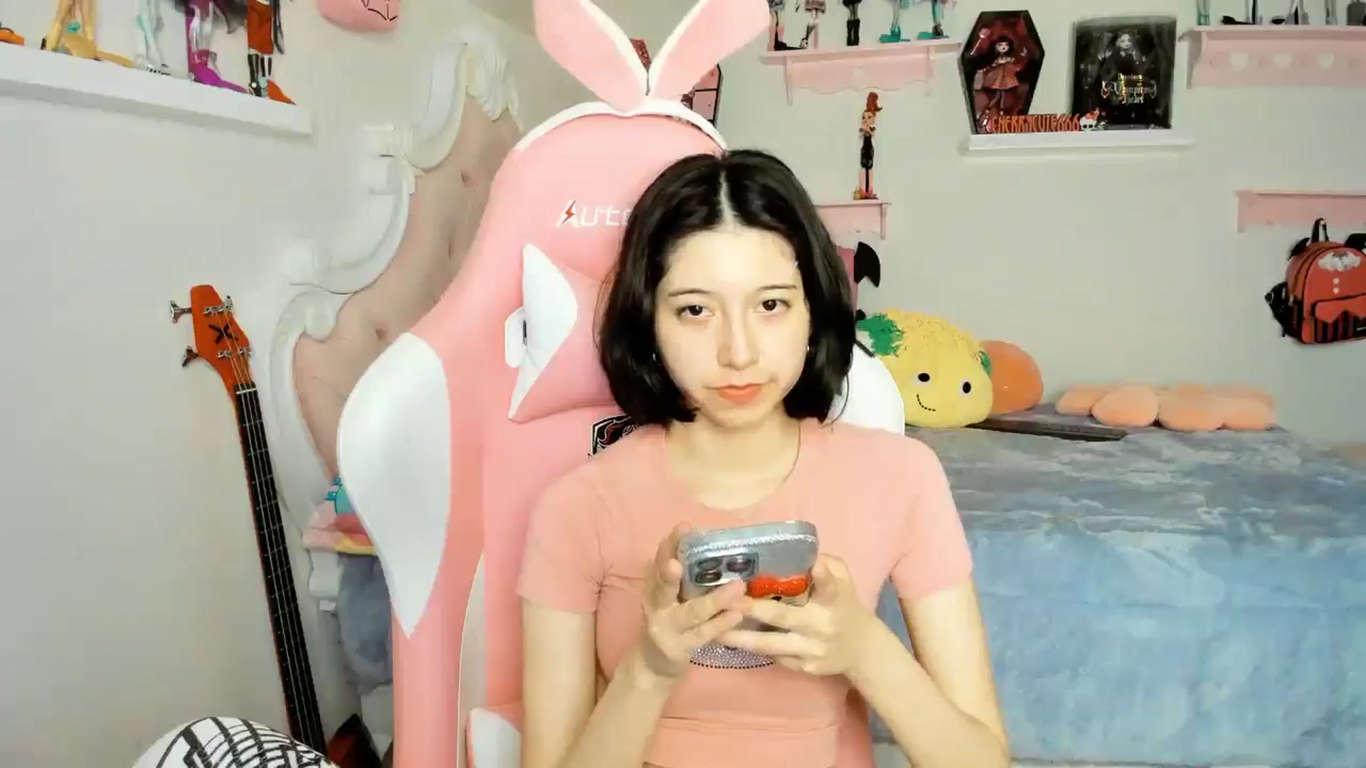Gallery image thumbnail from Cherrycute666's myfreecams stream on, 12/14/2025, 05:04 image 19 of 20