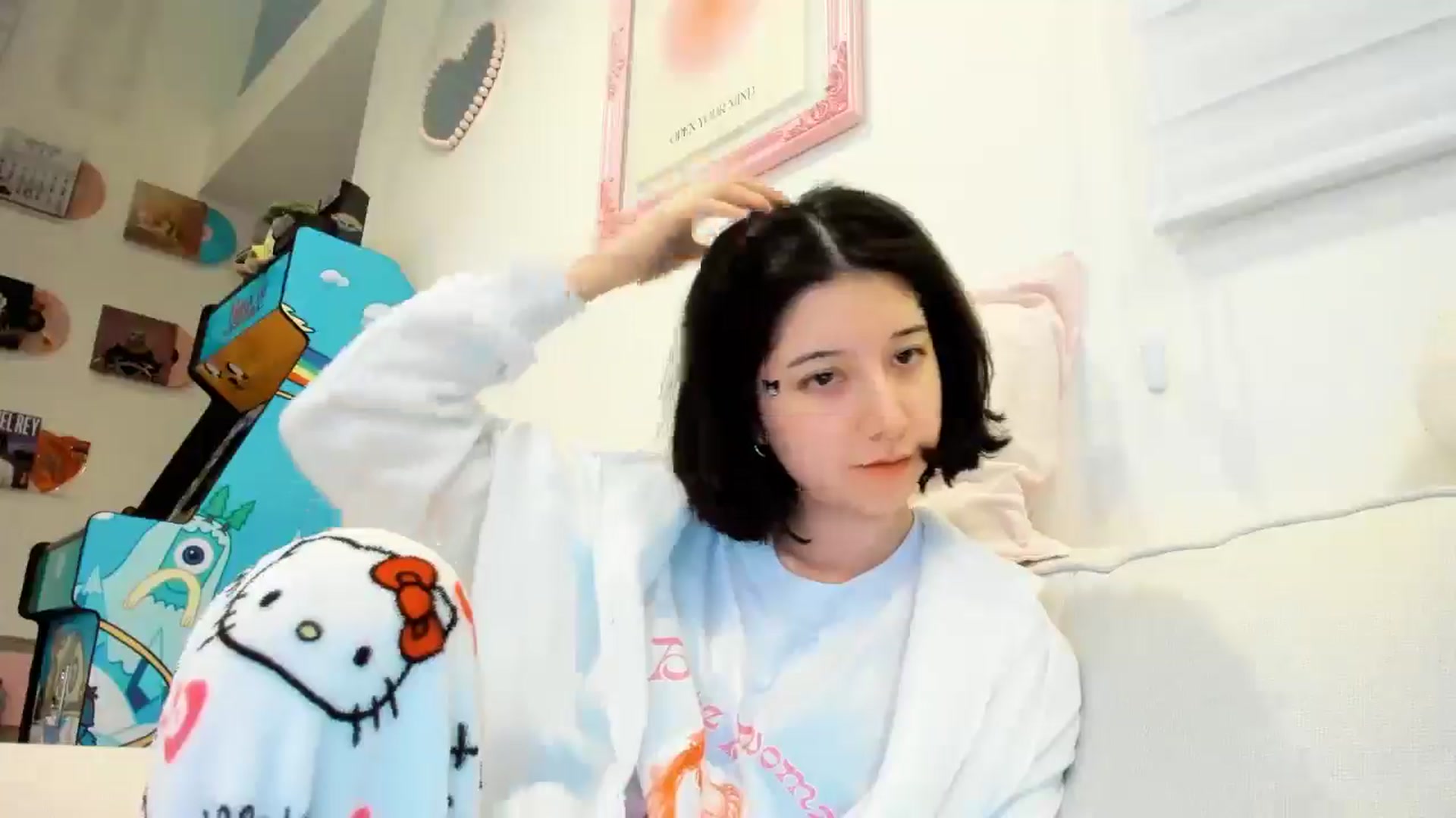 Gallery image thumbnail from Cherrycute666's myfreecams stream on, 12/15/2025, 24:22 image 17 of 20