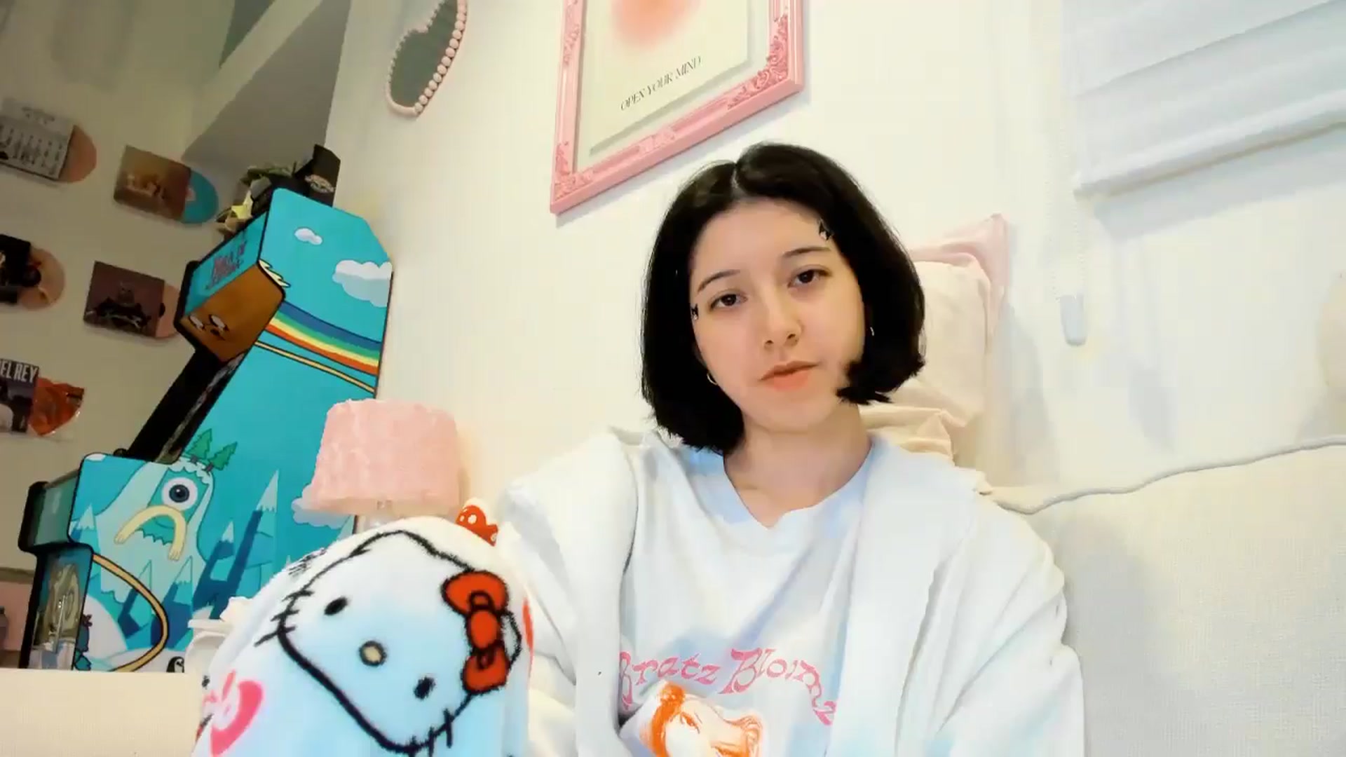 Gallery image thumbnail from Cherrycute666's myfreecams stream on, 12/15/2025, 24:22 image 20 of 20