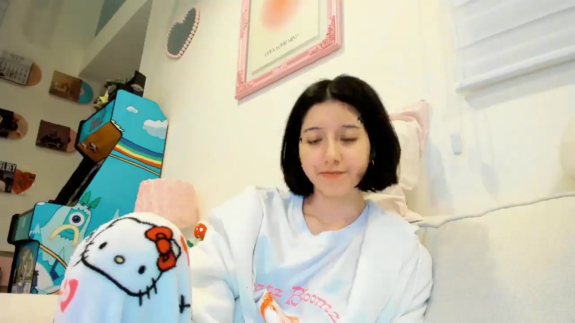 Gallery image thumbnail from Cherrycute666's myfreecams stream on, 12/15/2025, 24:22 image 19 of 20