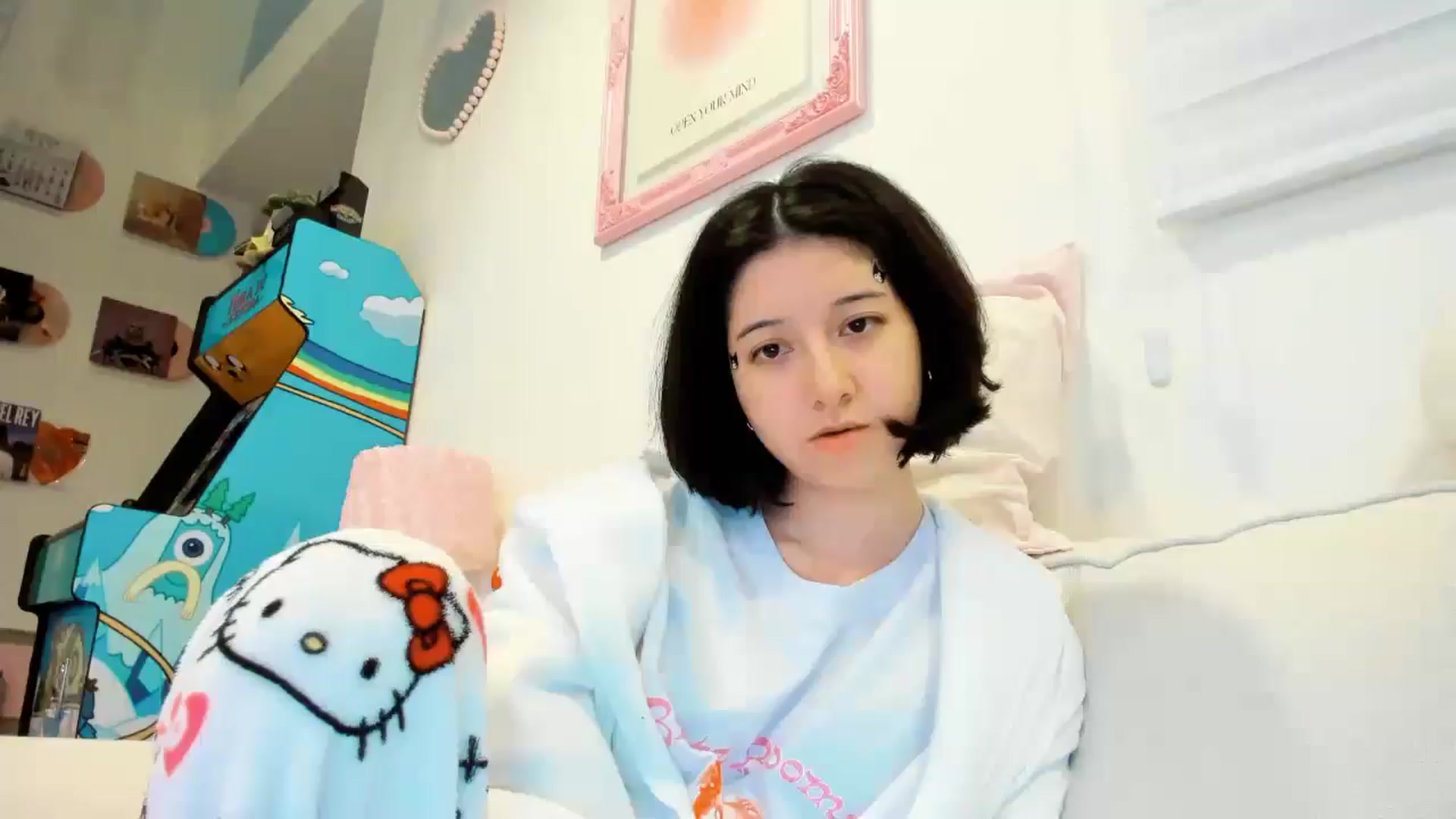 Gallery image thumbnail from Cherrycute666's myfreecams stream on, 12/15/2025, 24:22 image 14 of 20