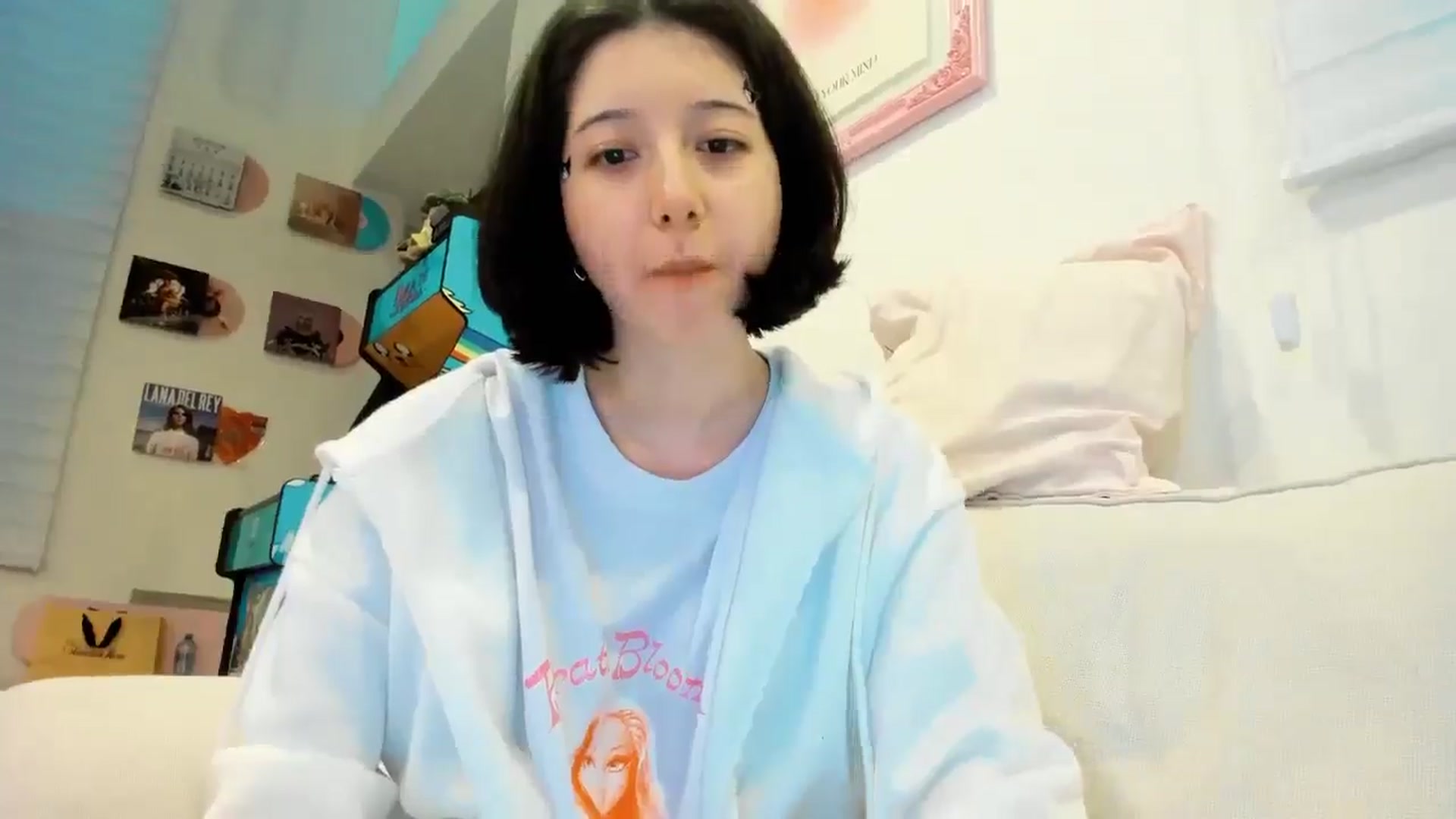 Gallery image thumbnail from Cherrycute666's myfreecams stream on, 12/15/2025, 24:22 image 6 of 20
