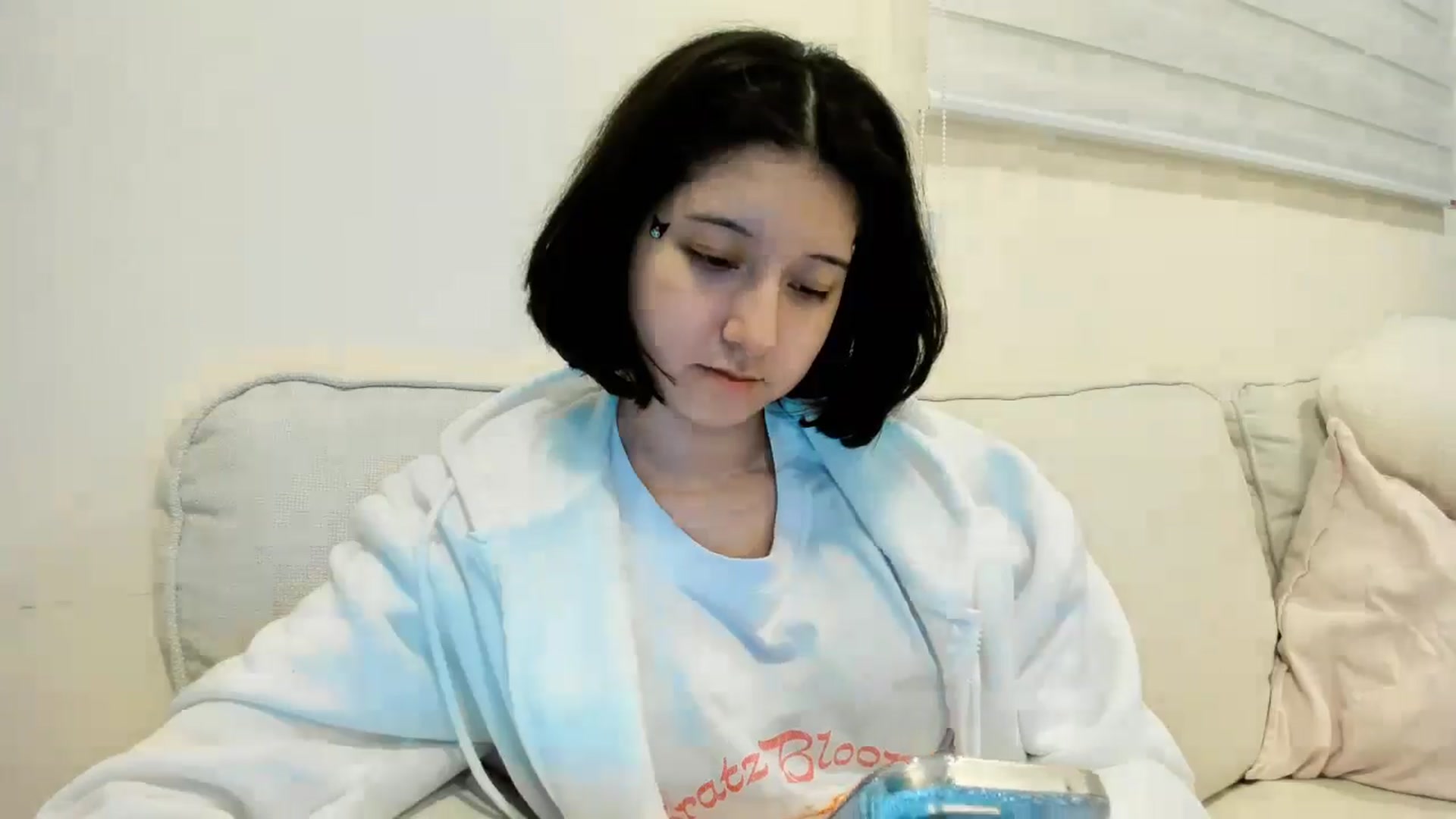 Gallery image thumbnail from Cherrycute666's myfreecams stream on, 12/15/2025, 06:08 image 7 of 20