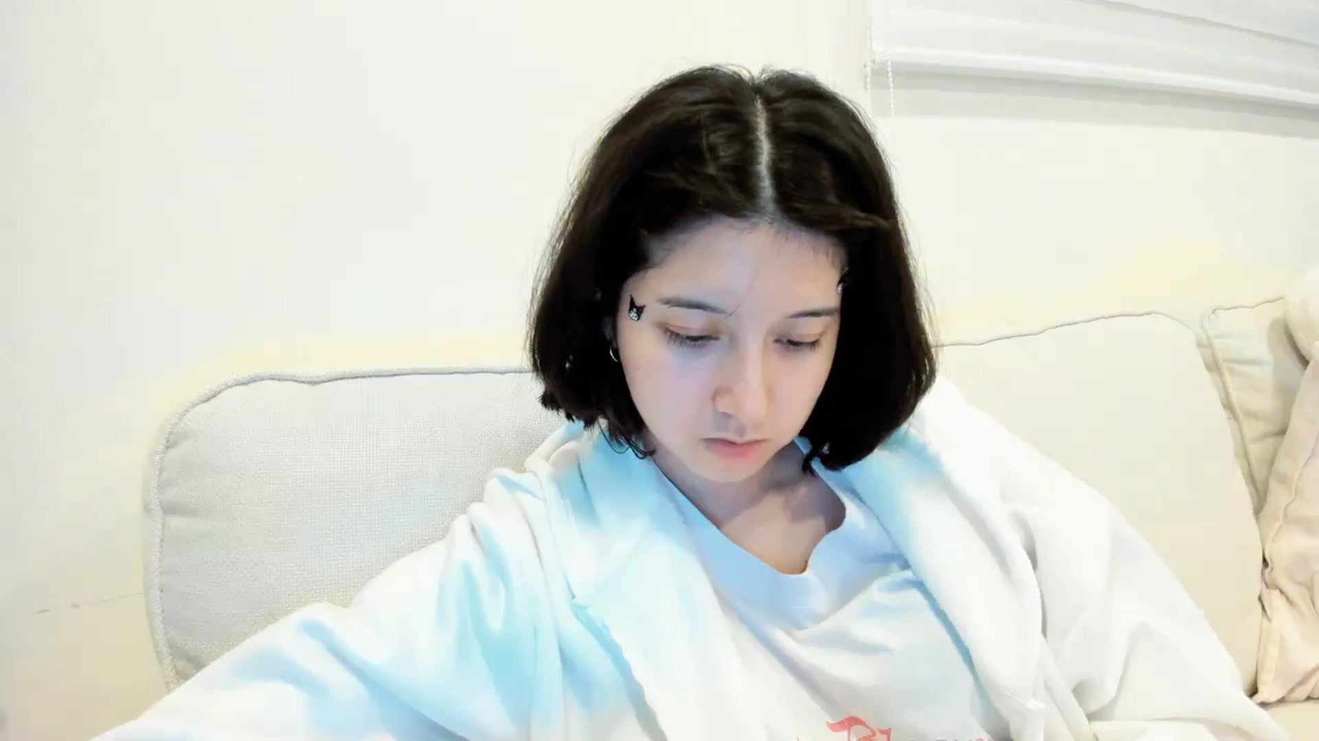 Gallery image thumbnail from Cherrycute666's myfreecams stream on, 12/15/2025, 06:08 image 4 of 20